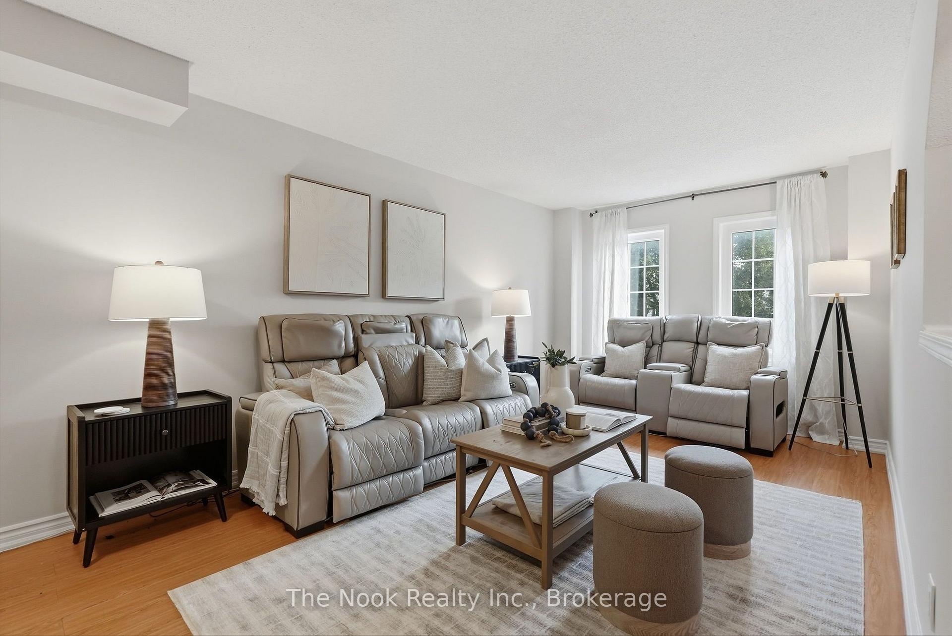 Photo 6 of 33 Aspen Park Way, Whitby, Downtown Whitby — HOMEH