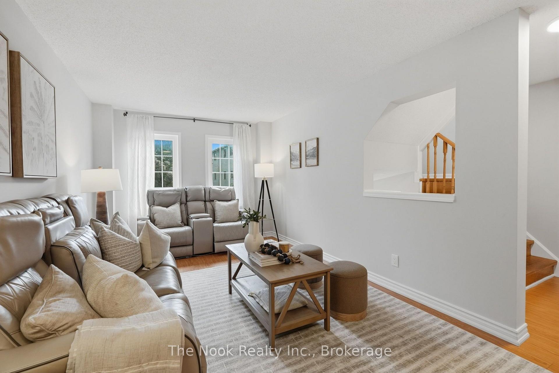 Photo 8 of 33 Aspen Park Way, Whitby, Downtown Whitby — HOMEH