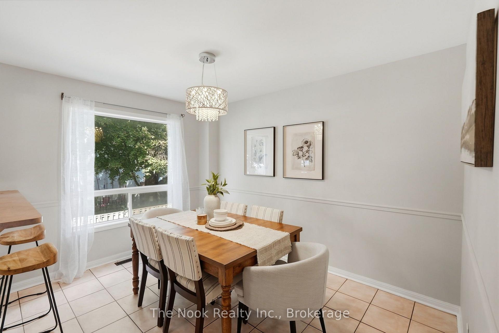 Photo 13 of 33 Aspen Park Way, Whitby, Downtown Whitby — HOMEH