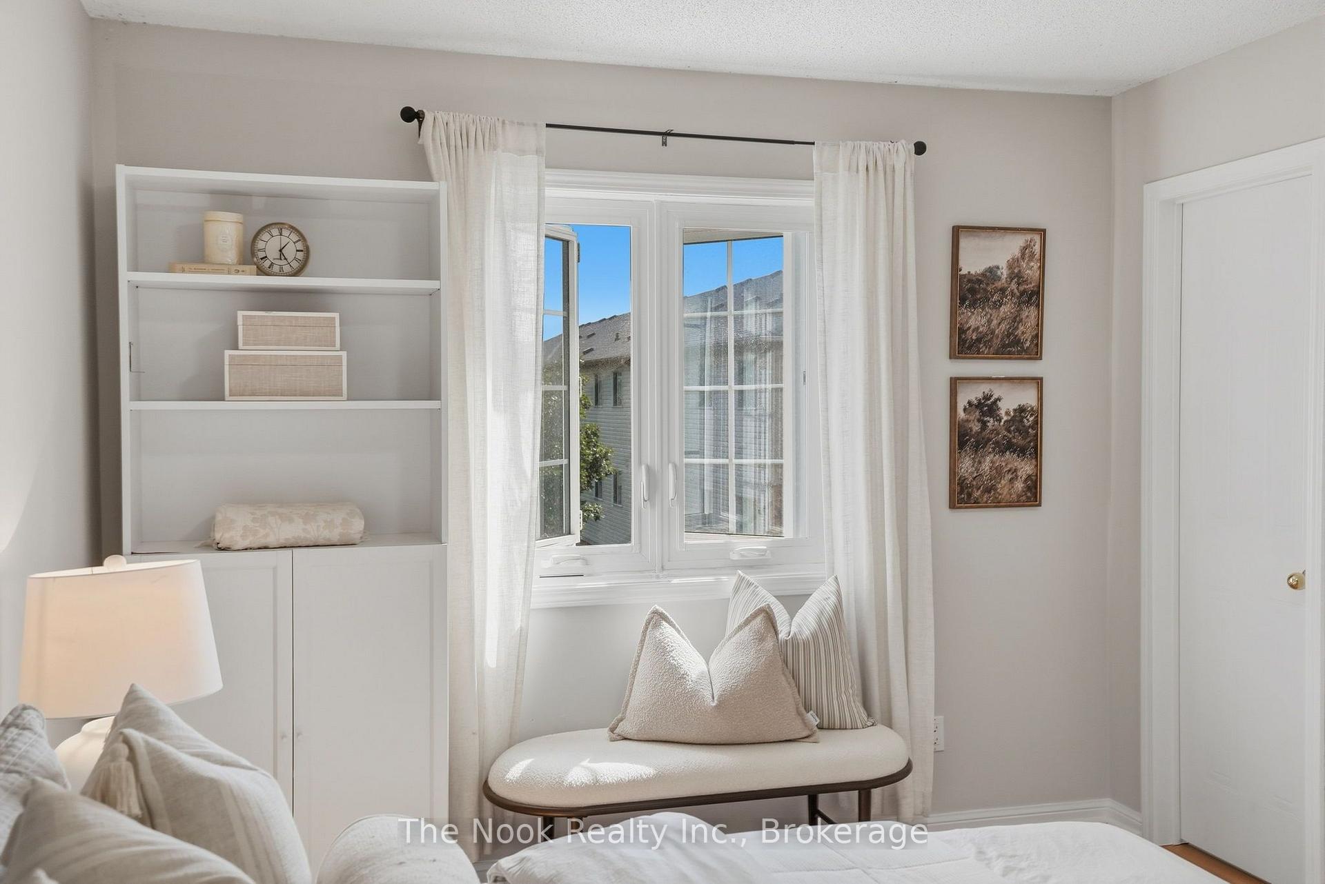 Photo 25 of 33 Aspen Park Way, Whitby, Downtown Whitby — HOMEH