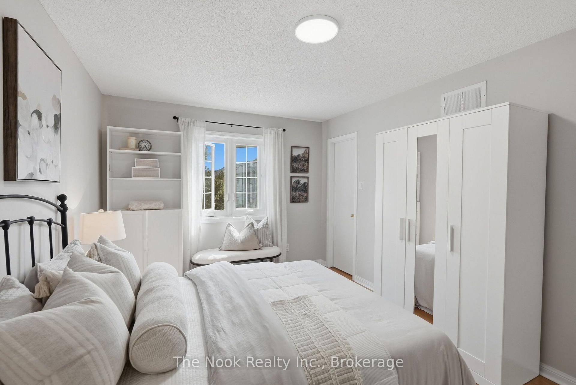 Photo 26 of 33 Aspen Park Way, Whitby, Downtown Whitby — HOMEH
