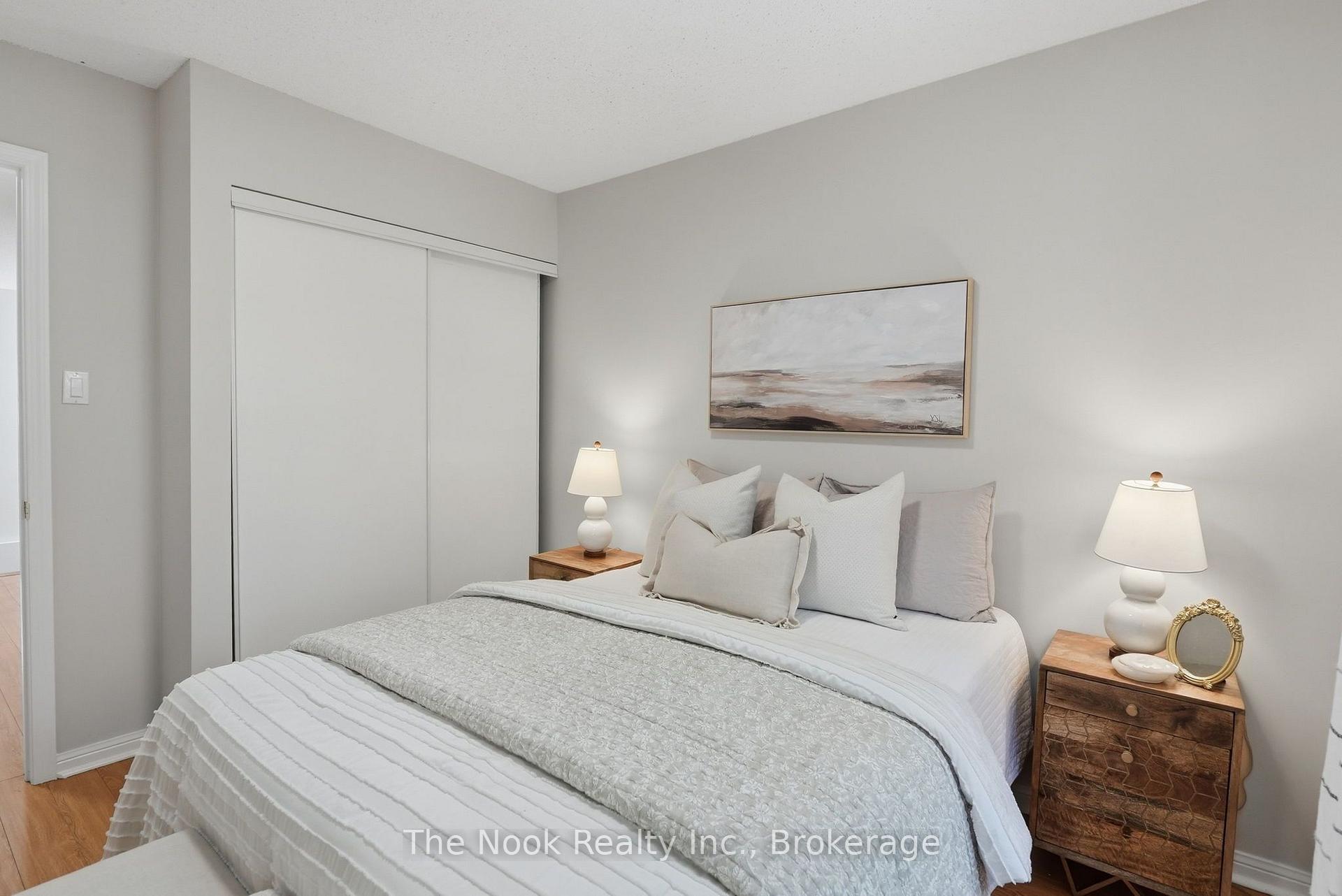Photo 34 of 33 Aspen Park Way, Whitby, Downtown Whitby — HOMEH