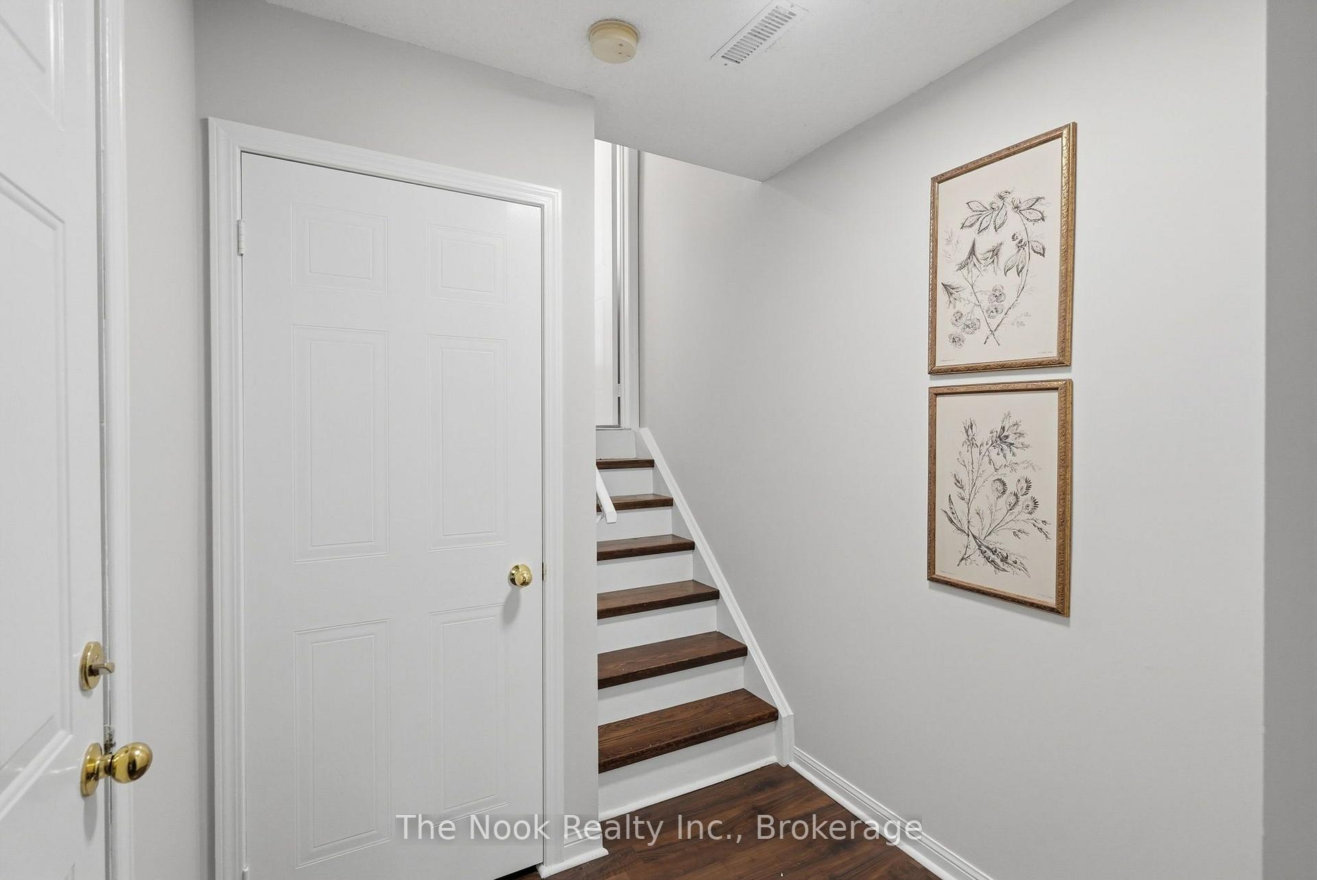 Photo 39 of 33 Aspen Park Way, Whitby, Downtown Whitby — HOMEH