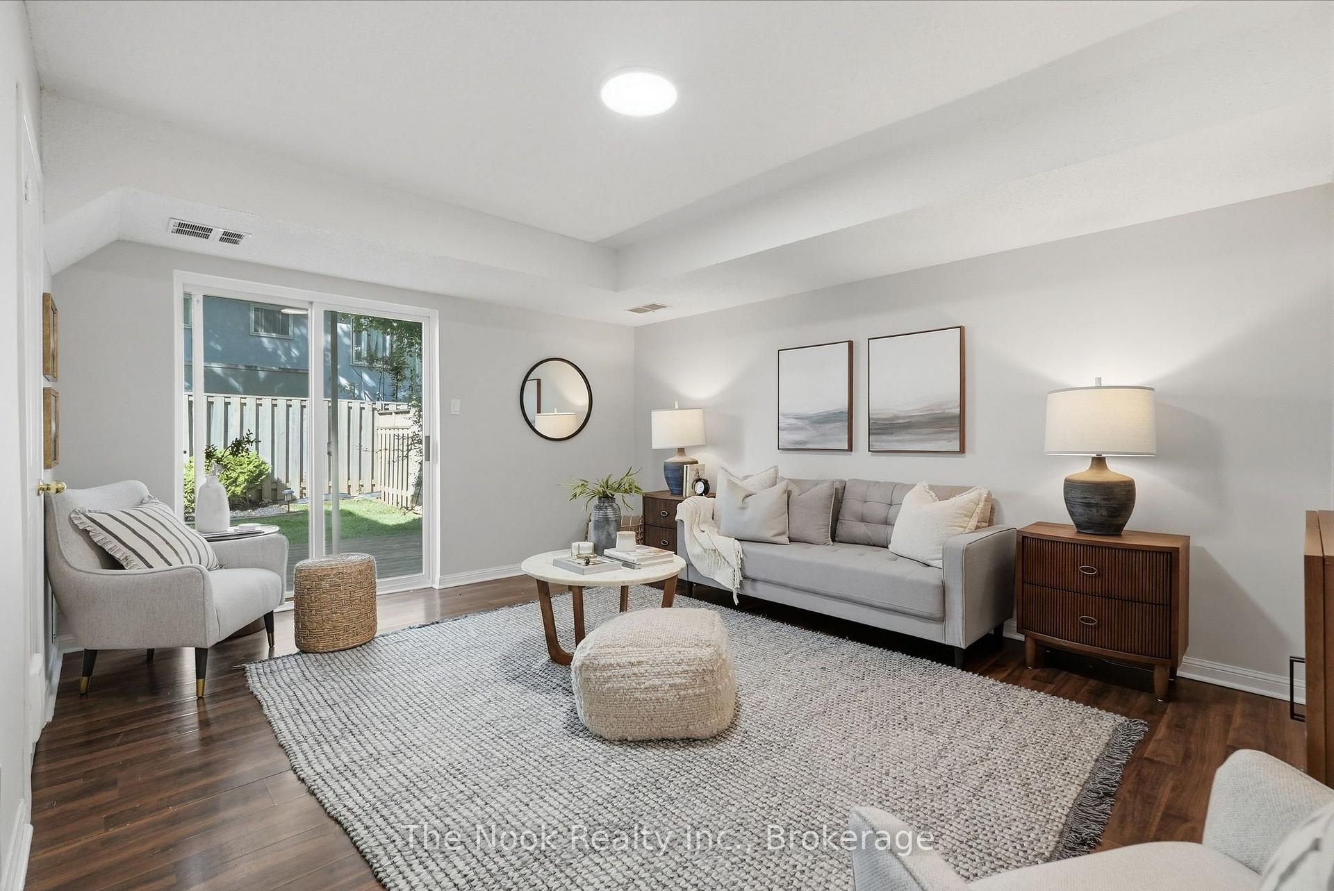 Photo 40 of 33 Aspen Park Way, Whitby, Downtown Whitby — HOMEH