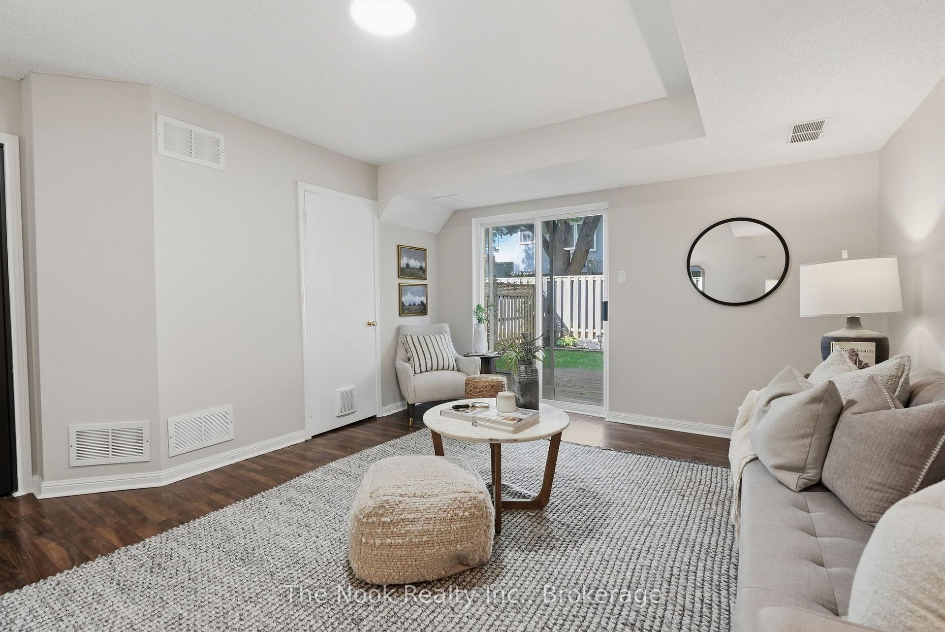 Photo 44 of 33 Aspen Park Way, Whitby, Downtown Whitby — HOMEH