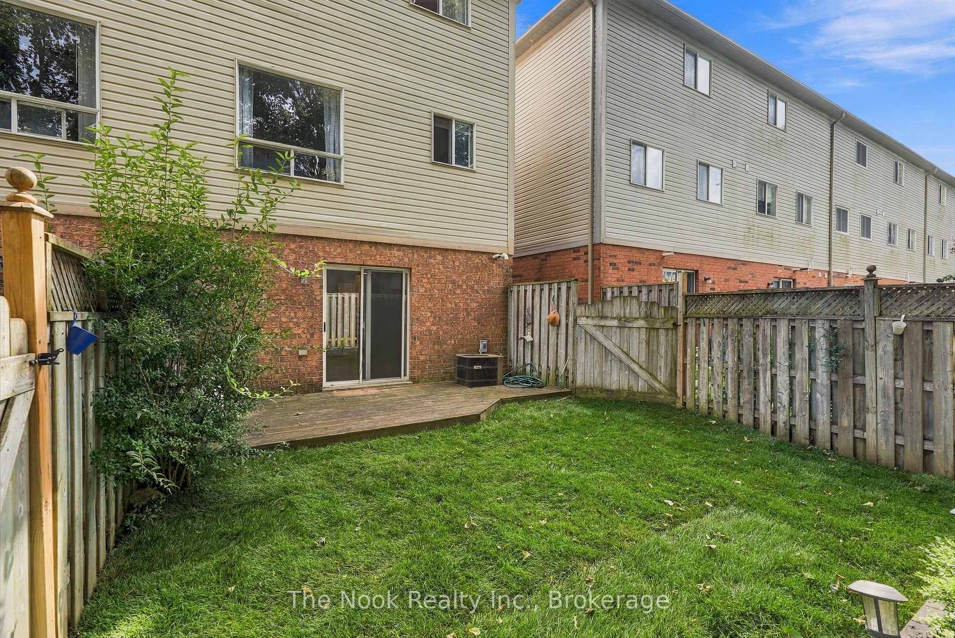 Photo 48 of 33 Aspen Park Way, Whitby, Downtown Whitby — HOMEH