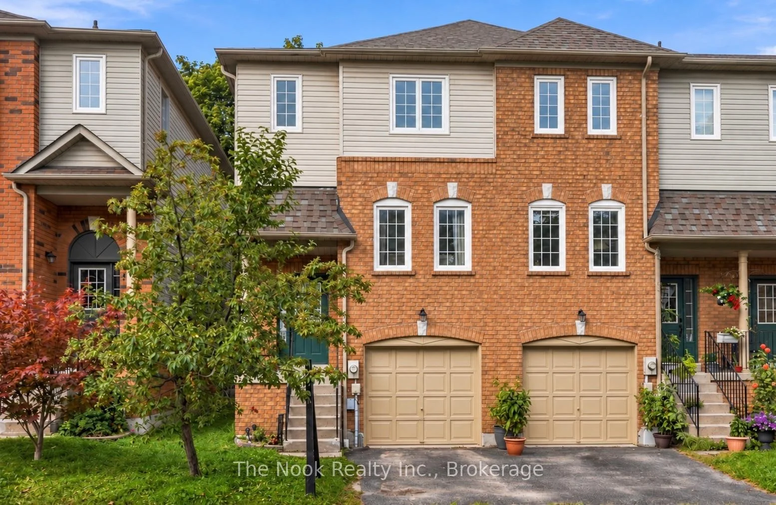 Photo 1 of 33 Aspen Park Way, Whitby, Downtown Whitby — HOMEH