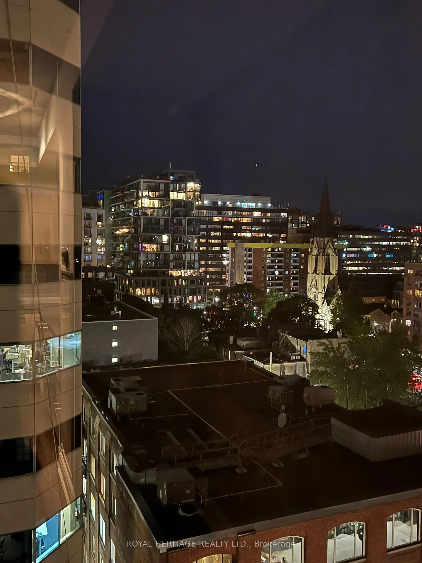 Photo 7 of Unit 904, 608 Richmond Street W, Toronto, Waterfront Communities — HOMEH