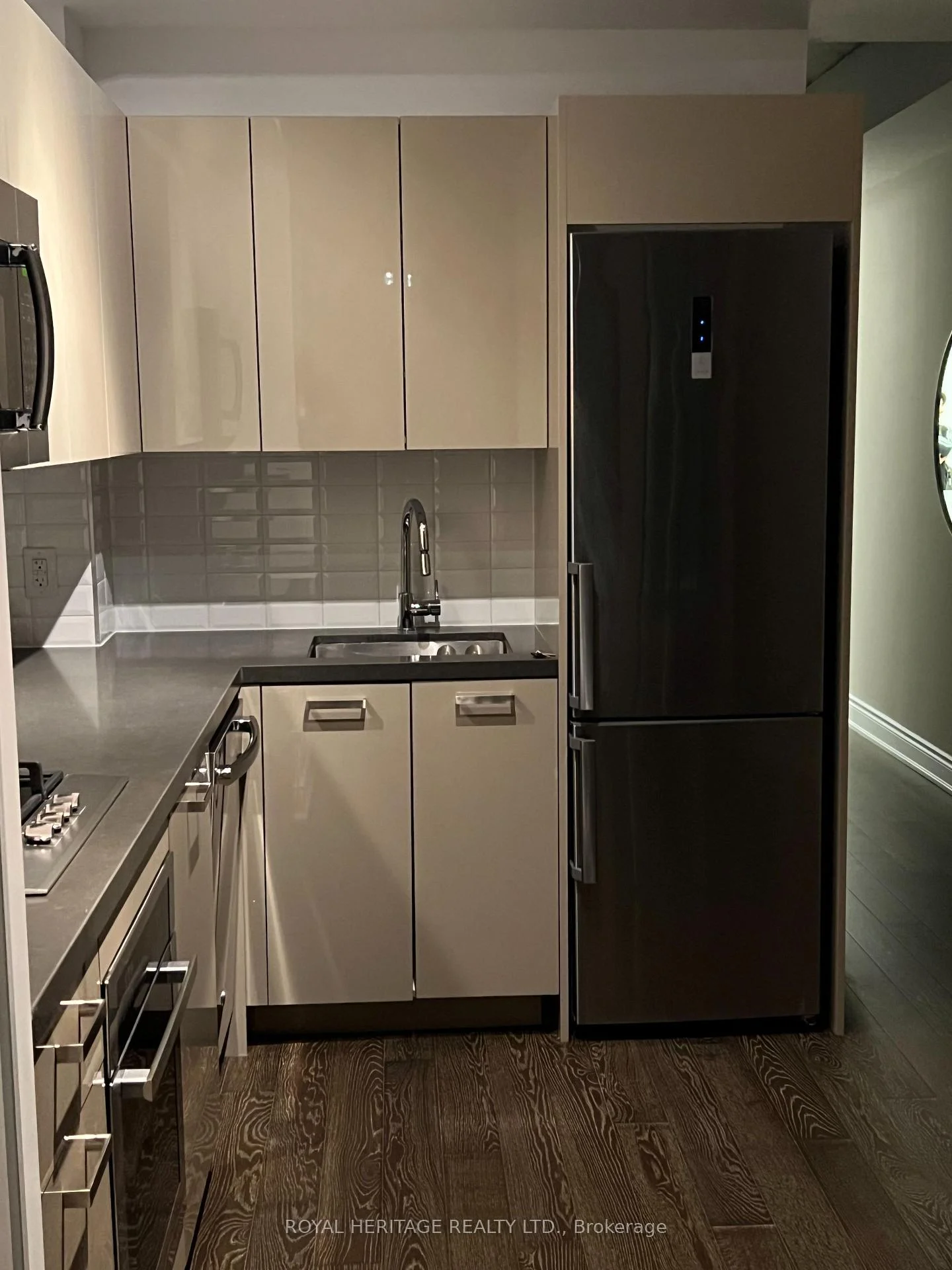 Photo 9 of Unit 904, 608 Richmond Street W, Toronto, Waterfront Communities — HOMEH