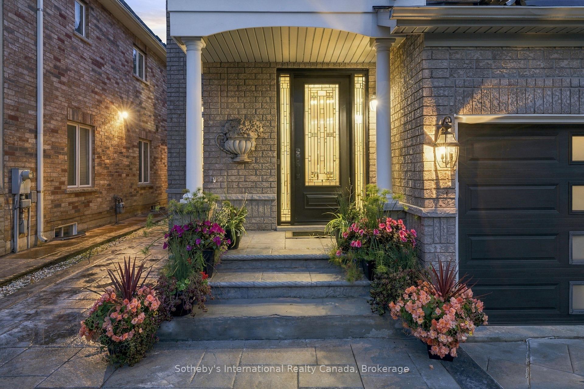 Photo 3 of 3352 Erin Centre Boulevard, Mississauga, Churchill Meadows — HOMEH