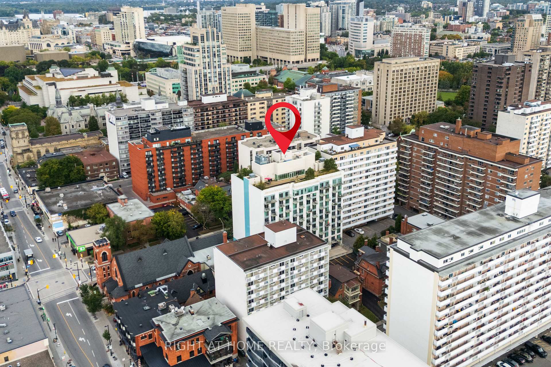 Photo 2 of Unit 708, 138 Somerset Street W, Ottawa, Ottawa Centre/Golden Triangle — HOMEH