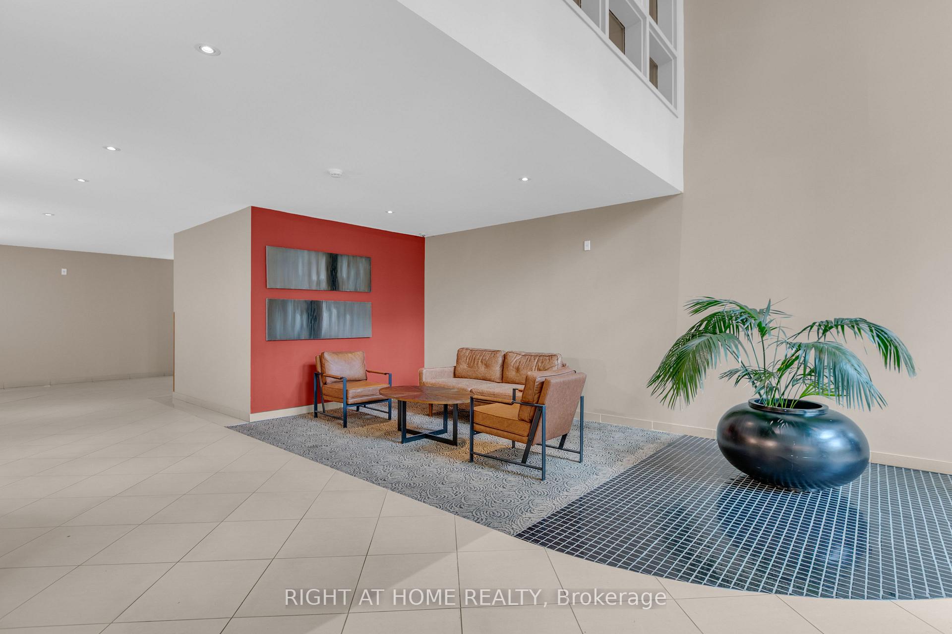 Photo 4 of Unit 708, 138 Somerset Street W, Ottawa, Ottawa Centre/Golden Triangle — HOMEH