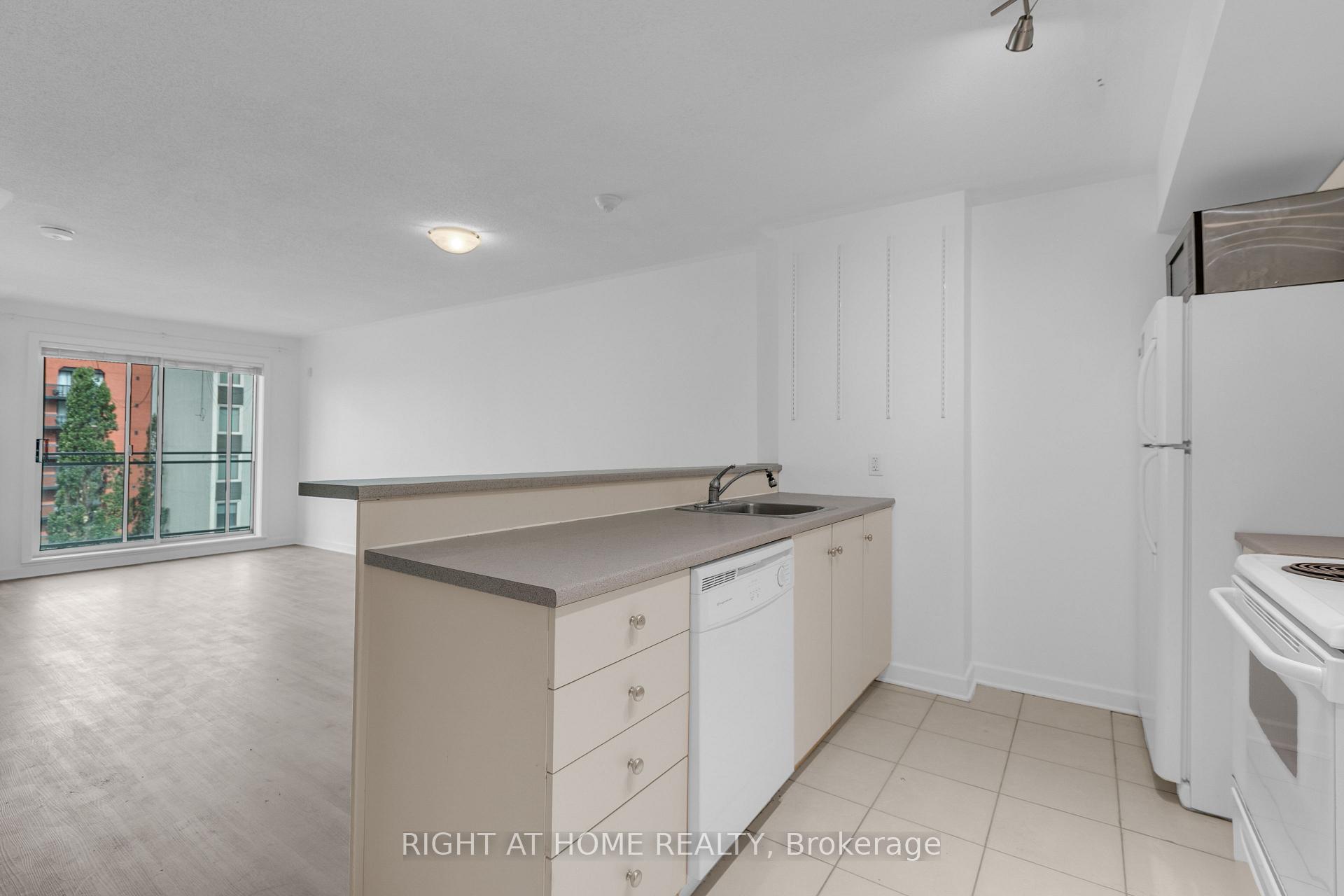 Photo 10 of Unit 708, 138 Somerset Street W, Ottawa, Ottawa Centre/Golden Triangle — HOMEH