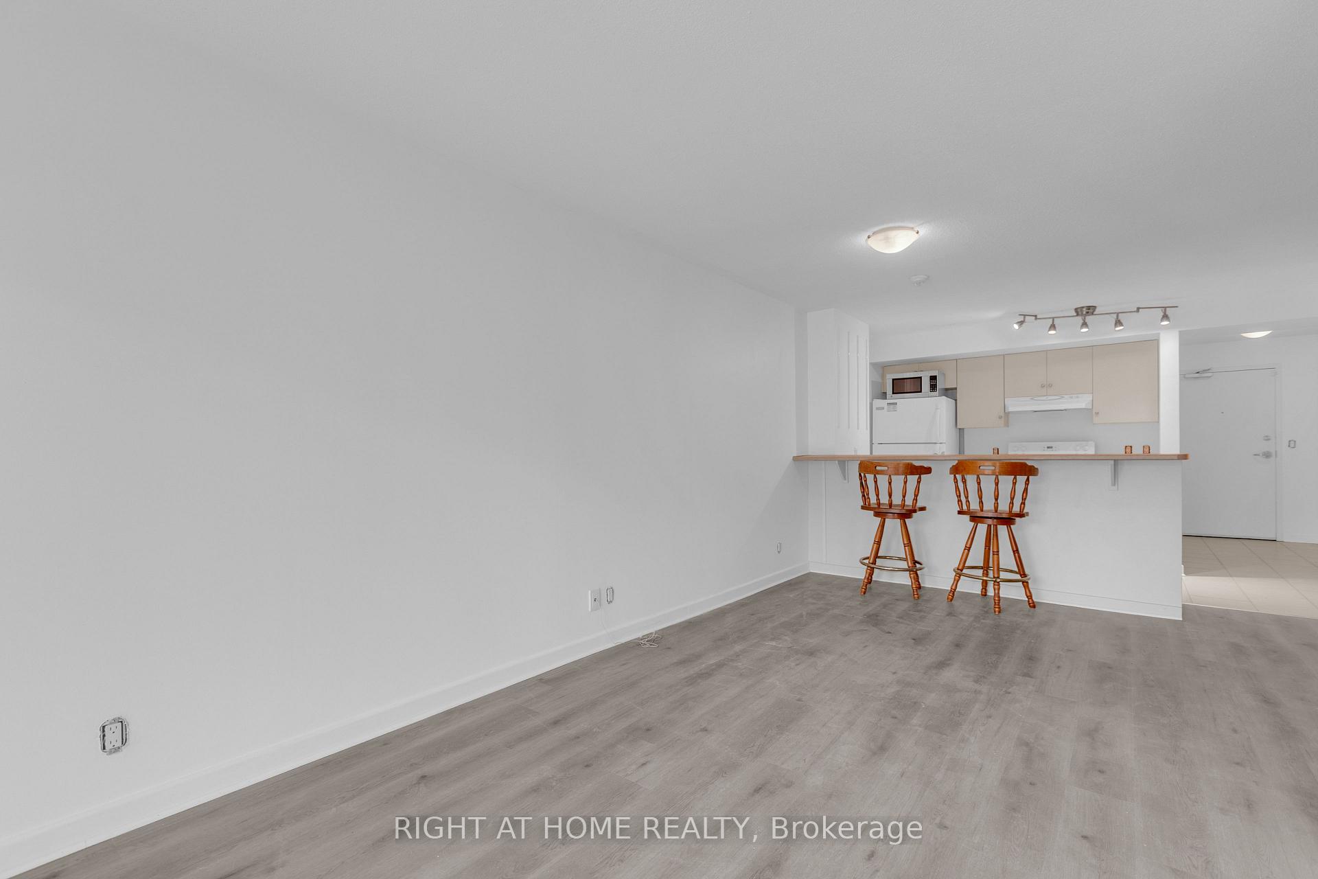 Photo 15 of Unit 708, 138 Somerset Street W, Ottawa, Ottawa Centre/Golden Triangle — HOMEH