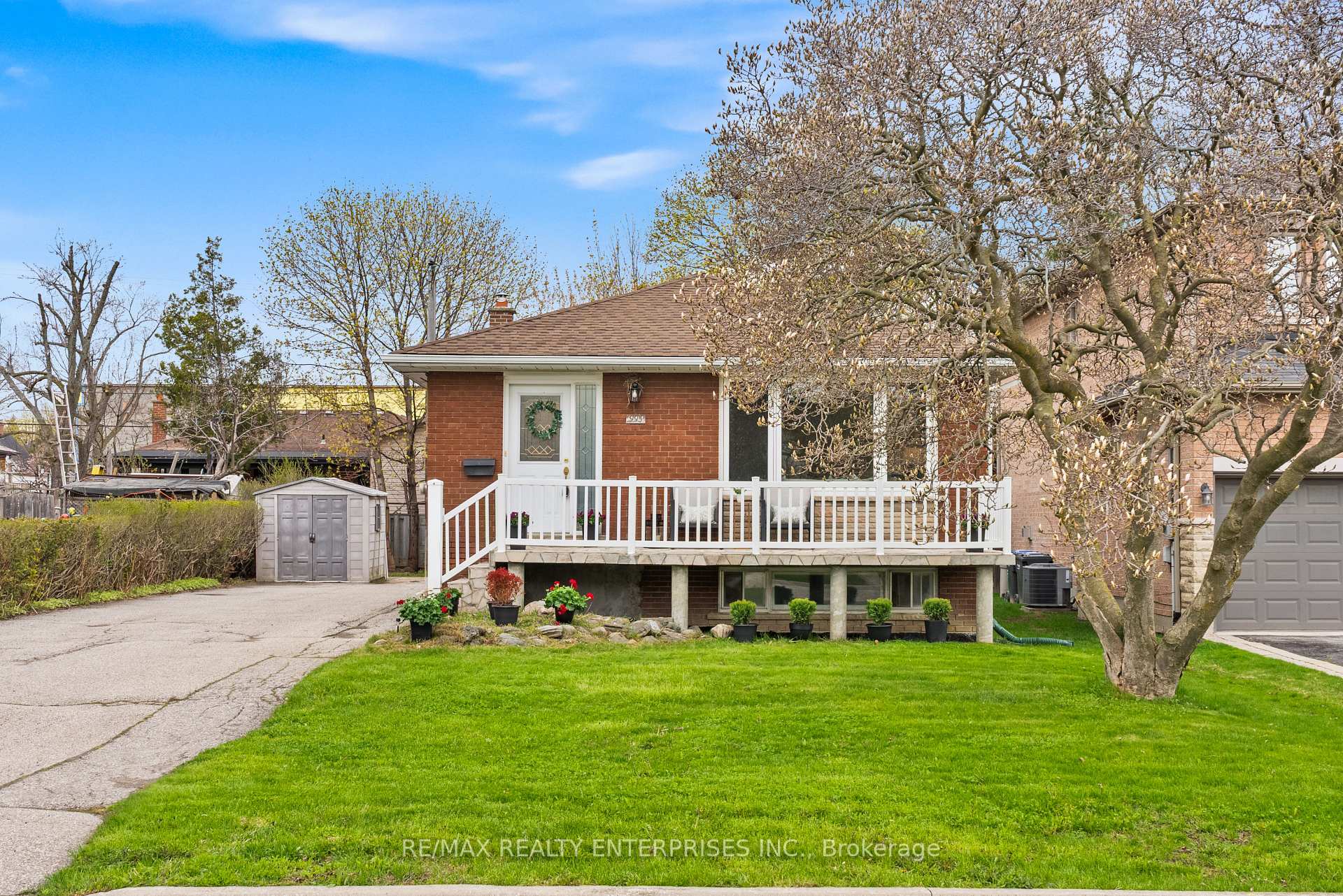 Front of 995 Garrard Avenue