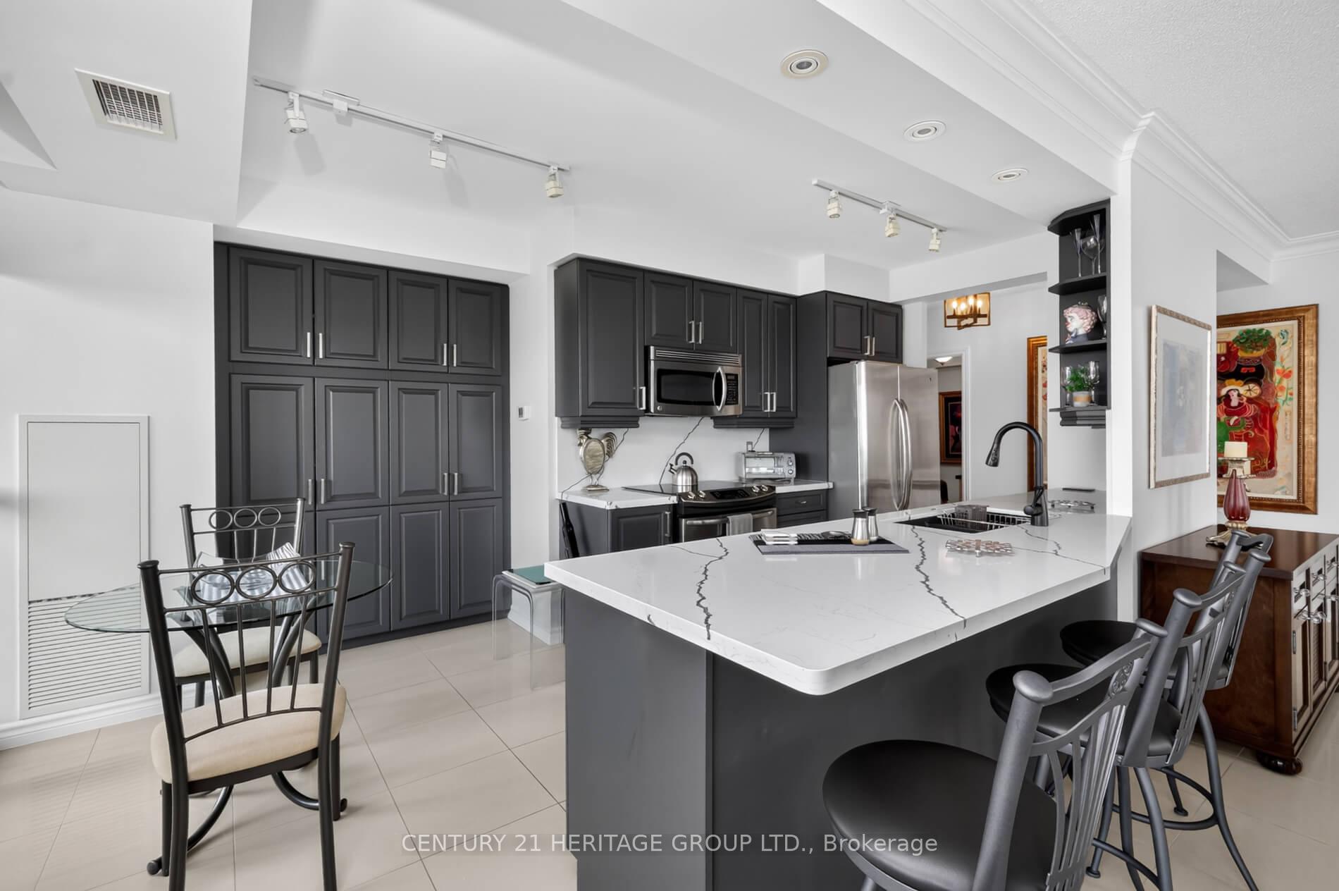 Photo 11 of Unit 905, 88 Promenade Circle, Vaughan, Brownridge — HOMEH