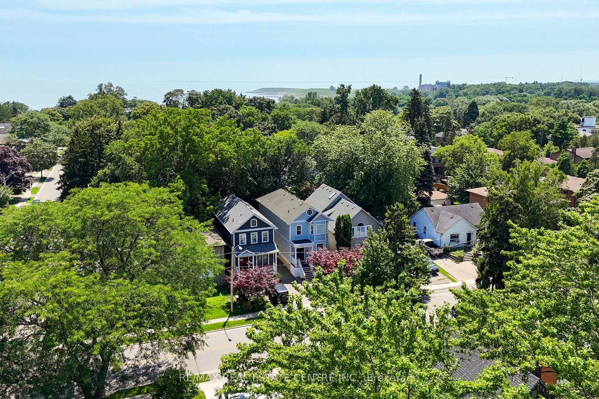Photo 2 of 73B James Street, Etobicoke, Long Branch — HOMEH
