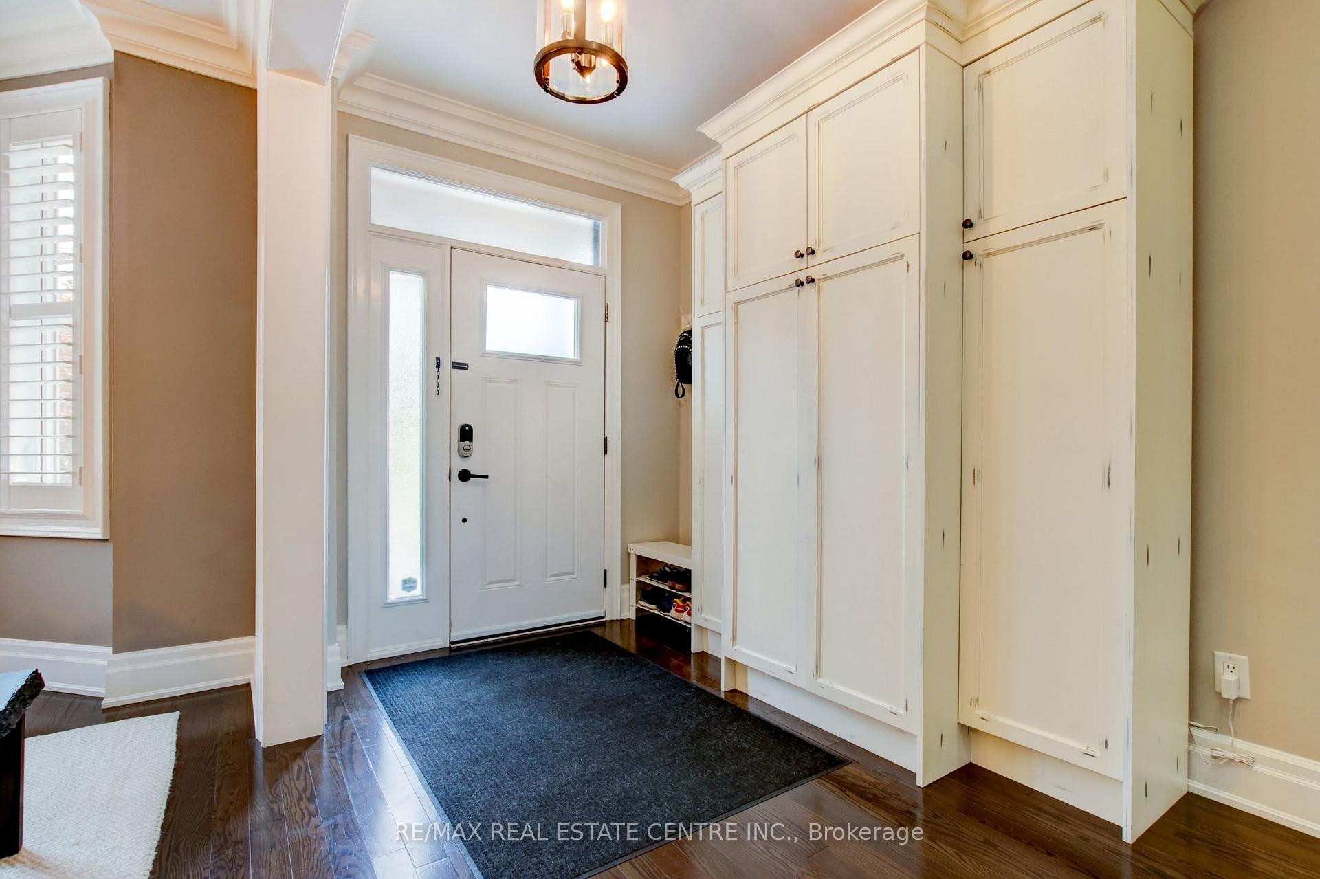 Photo 5 of 73B James Street, Etobicoke, Long Branch — HOMEH