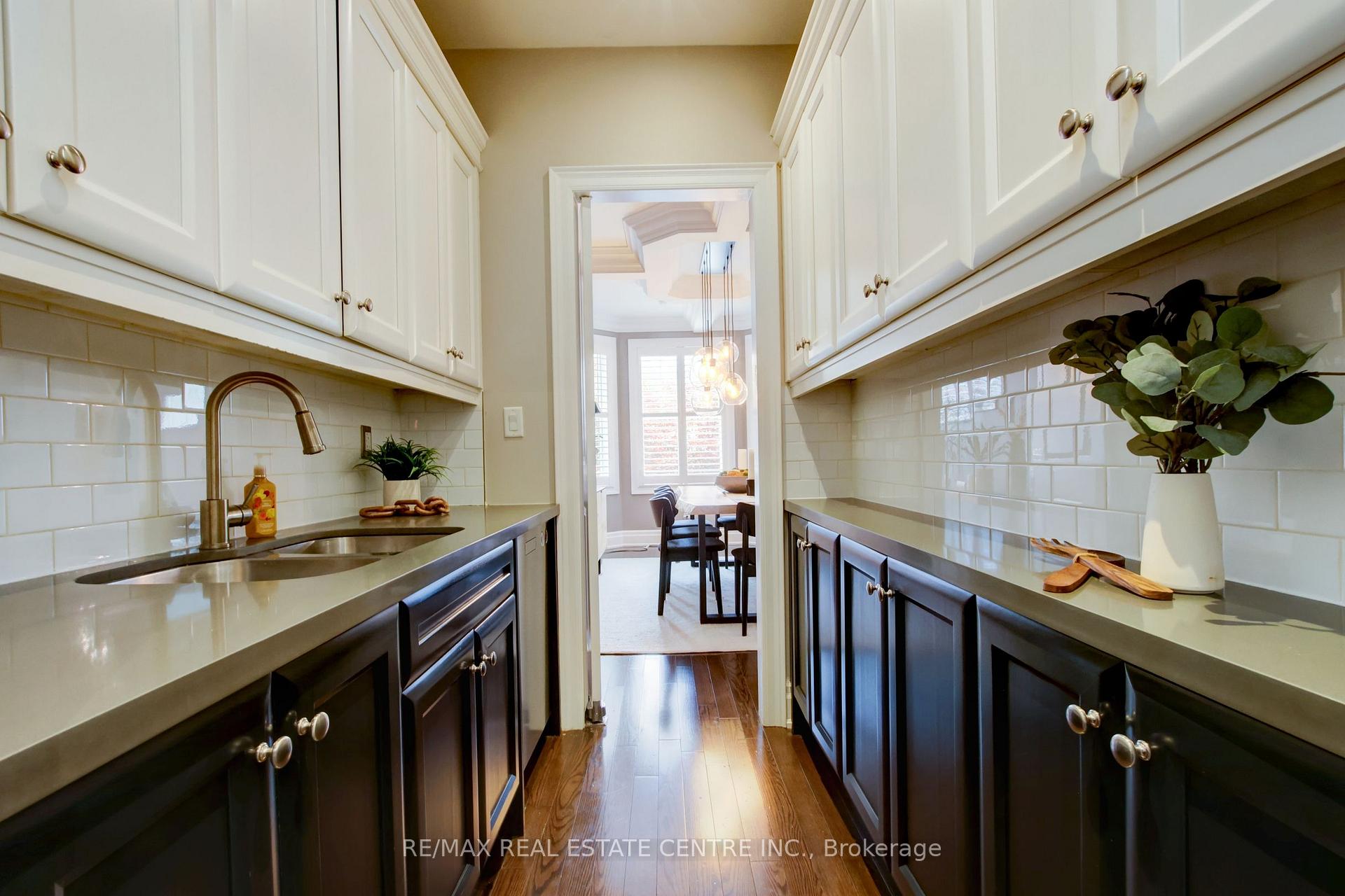 Photo 9 of 73B James Street, Etobicoke, Long Branch — HOMEH
