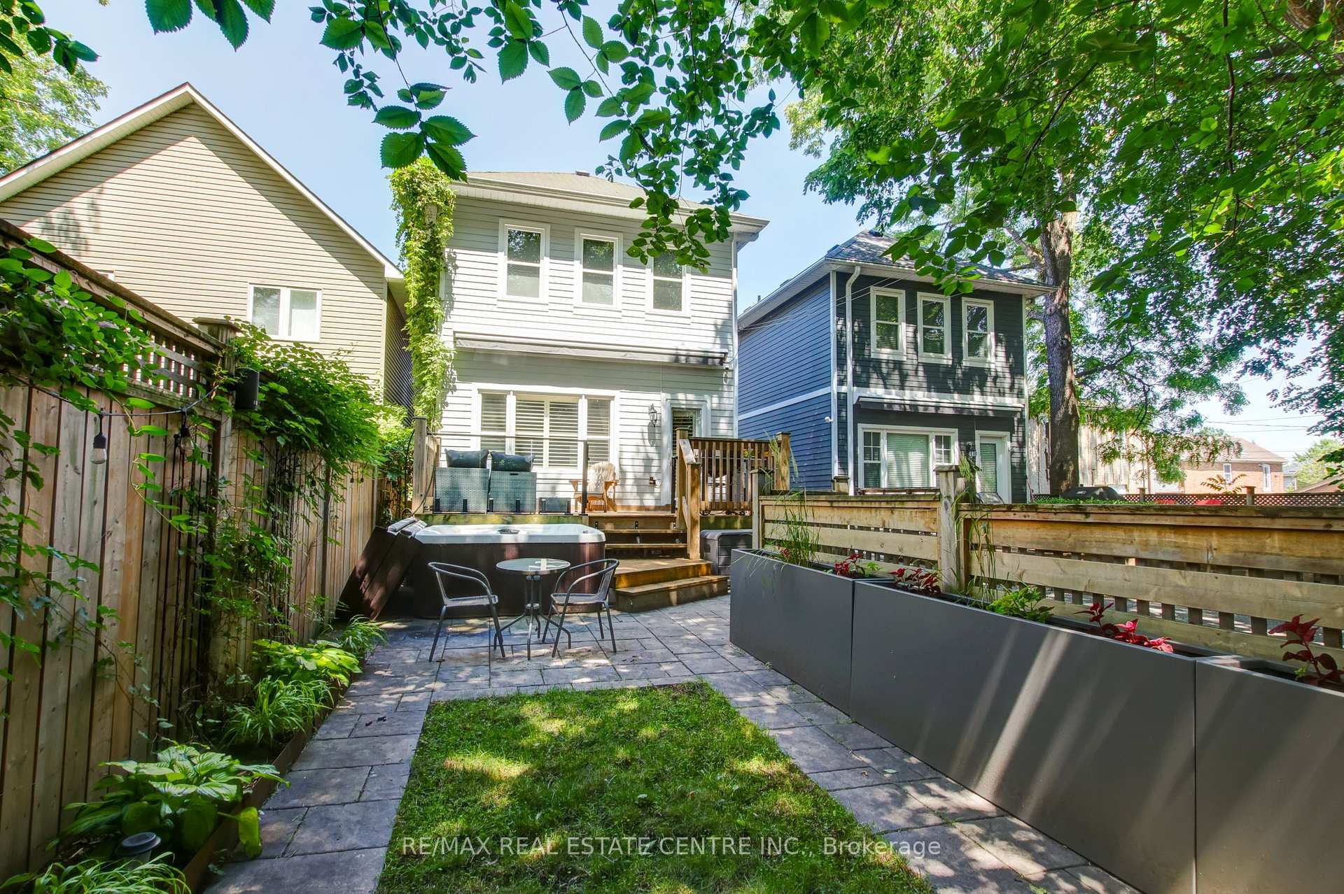 Photo 40 of 73B James Street, Etobicoke, Long Branch — HOMEH