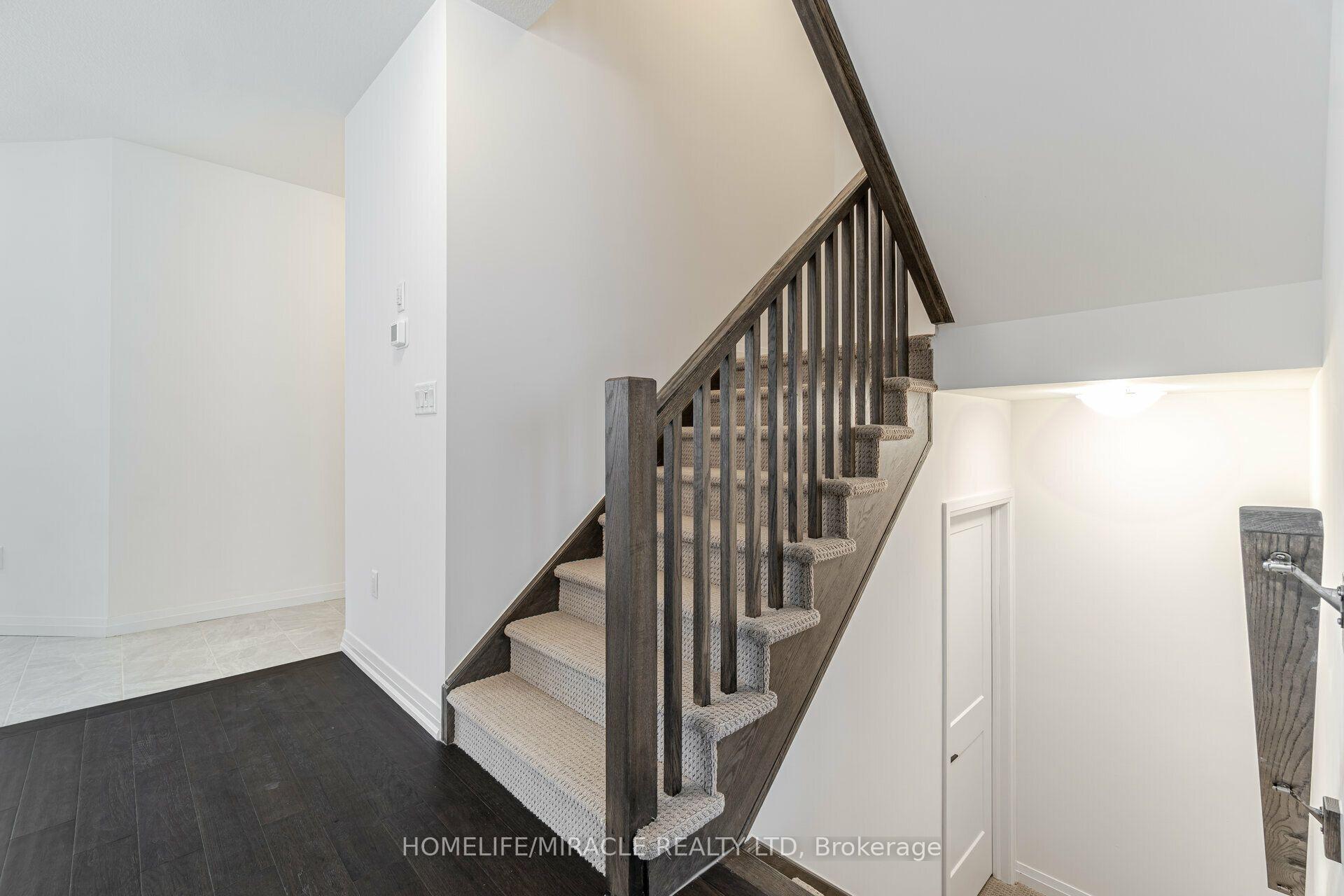 Photo 50 of 105 Court Drive, Brant, Paris — HOMEH