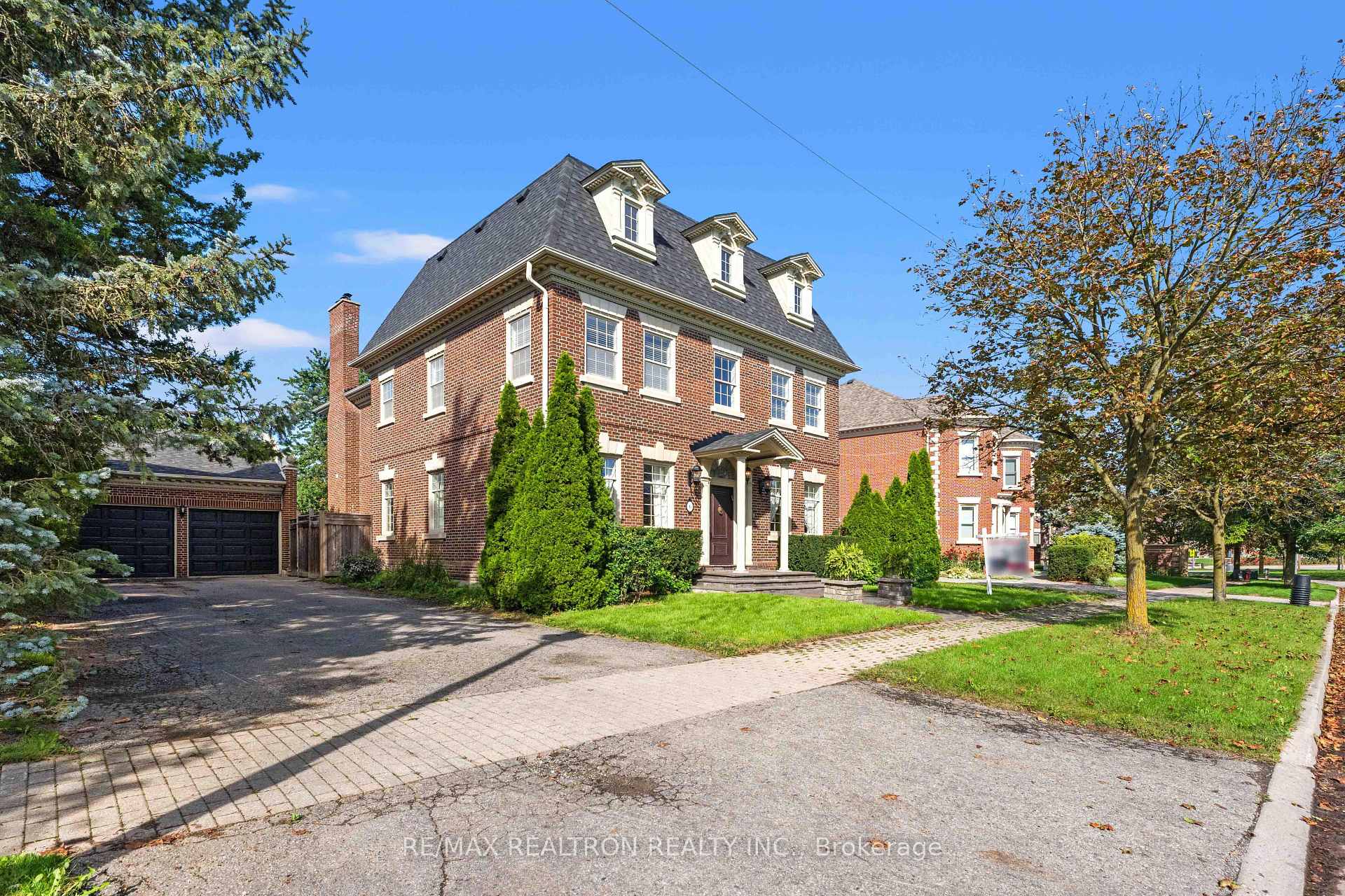 Photo 3 of 6 Oatlands Drive, Richmond Hill, Mill Pond — HOMEH