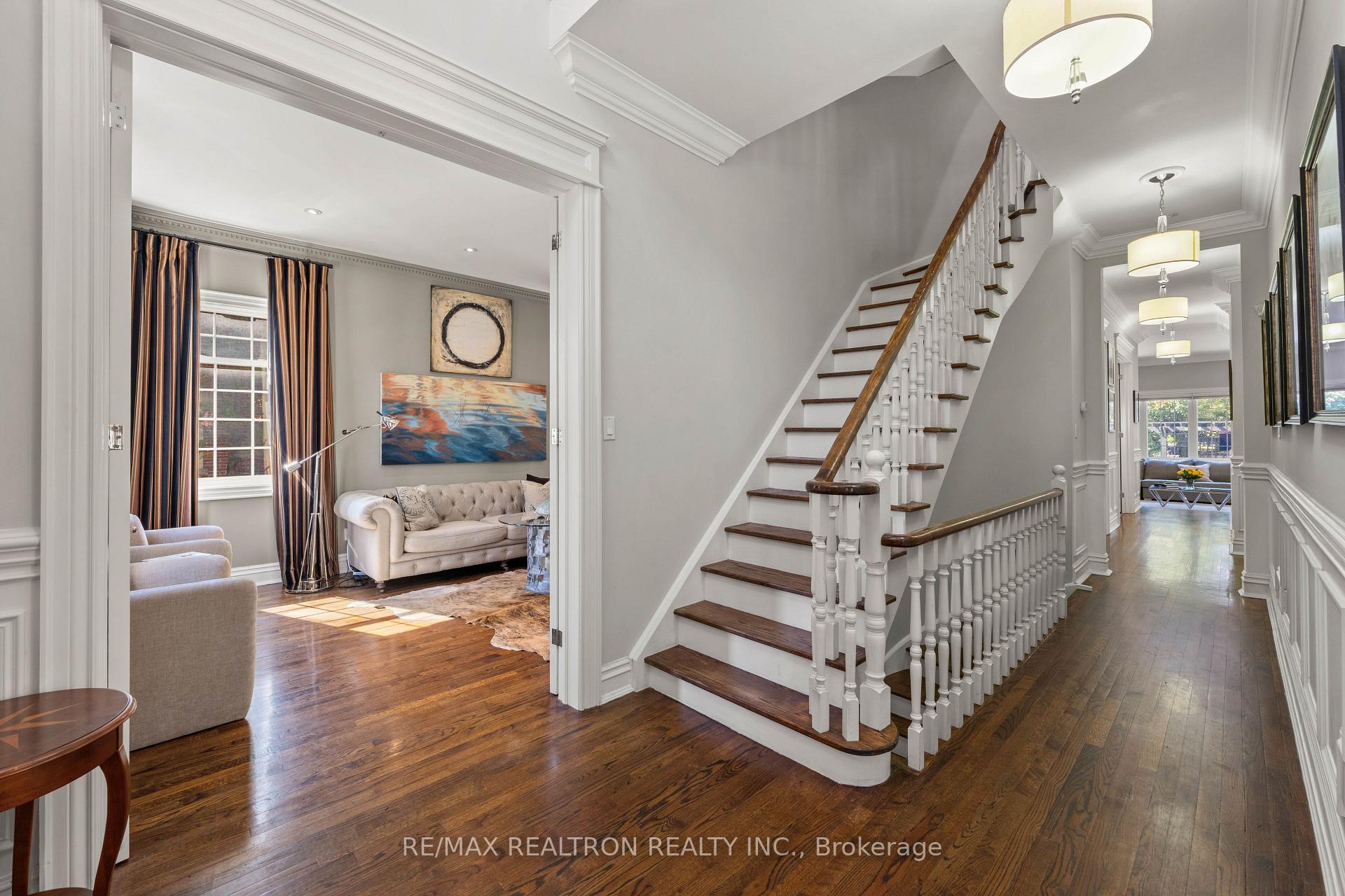 Photo 5 of 6 Oatlands Drive, Richmond Hill, Mill Pond — HOMEH