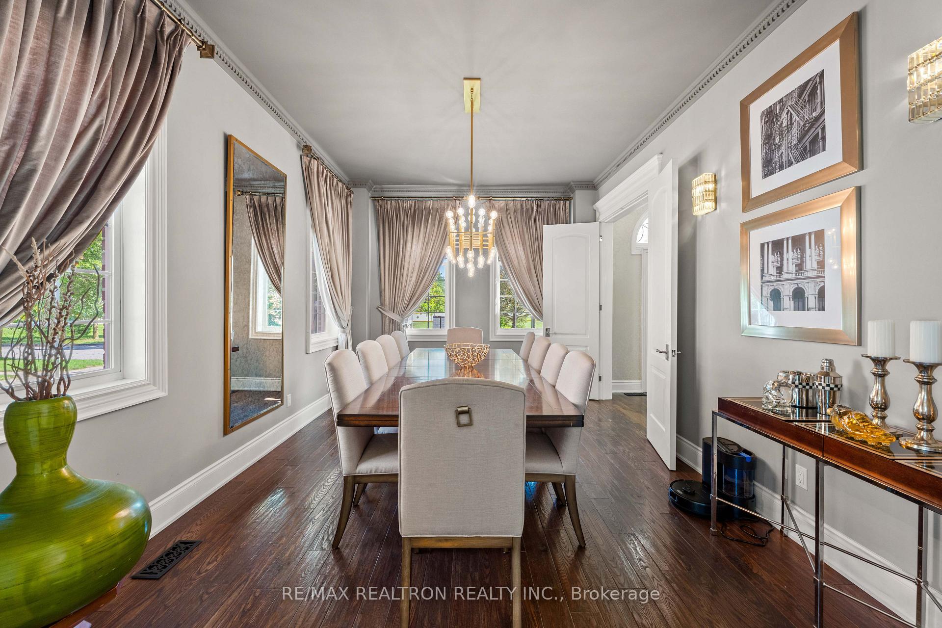 Photo 8 of 6 Oatlands Drive, Richmond Hill, Mill Pond — HOMEH