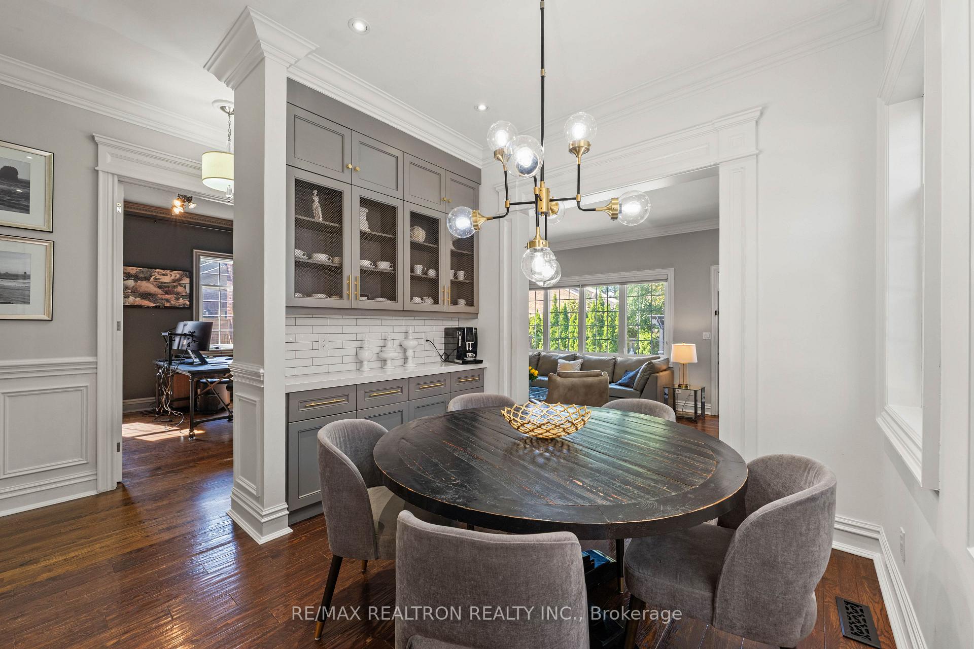 Photo 11 of 6 Oatlands Drive, Richmond Hill, Mill Pond — HOMEH