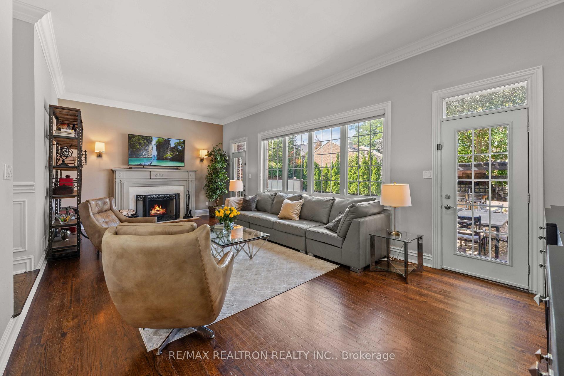 Photo 13 of 6 Oatlands Drive, Richmond Hill, Mill Pond — HOMEH