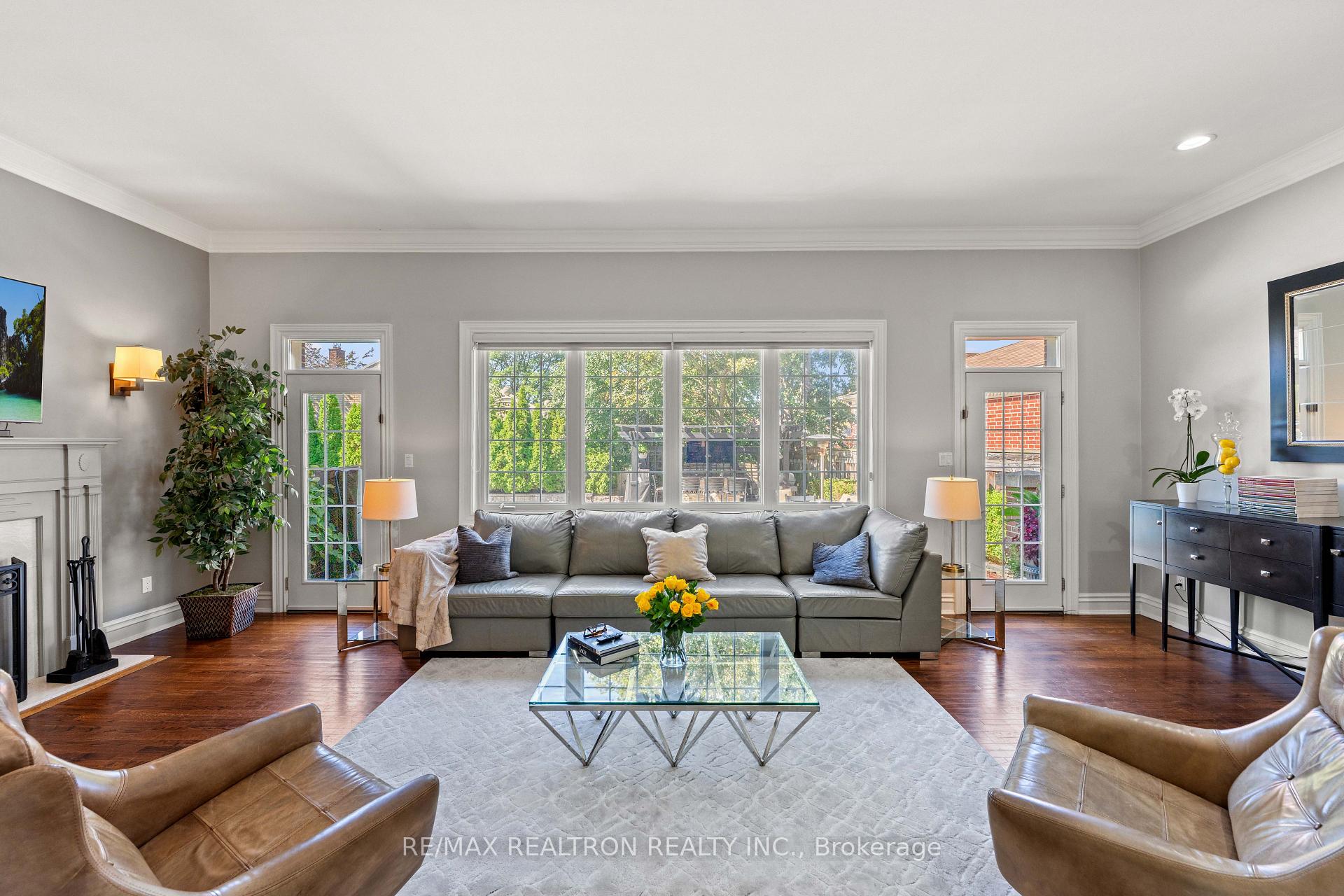 Photo 14 of 6 Oatlands Drive, Richmond Hill, Mill Pond — HOMEH