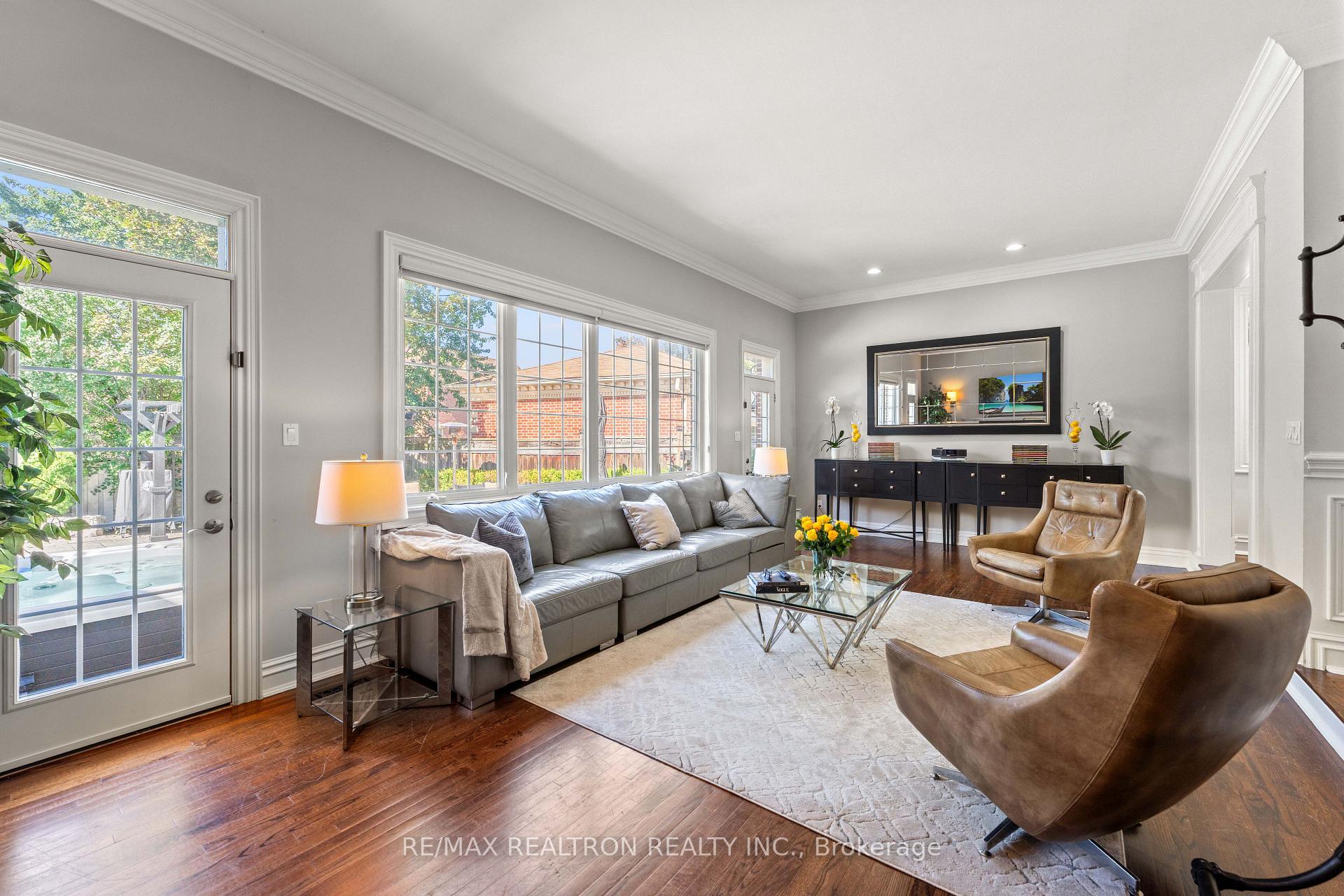 Photo 15 of 6 Oatlands Drive, Richmond Hill, Mill Pond — HOMEH