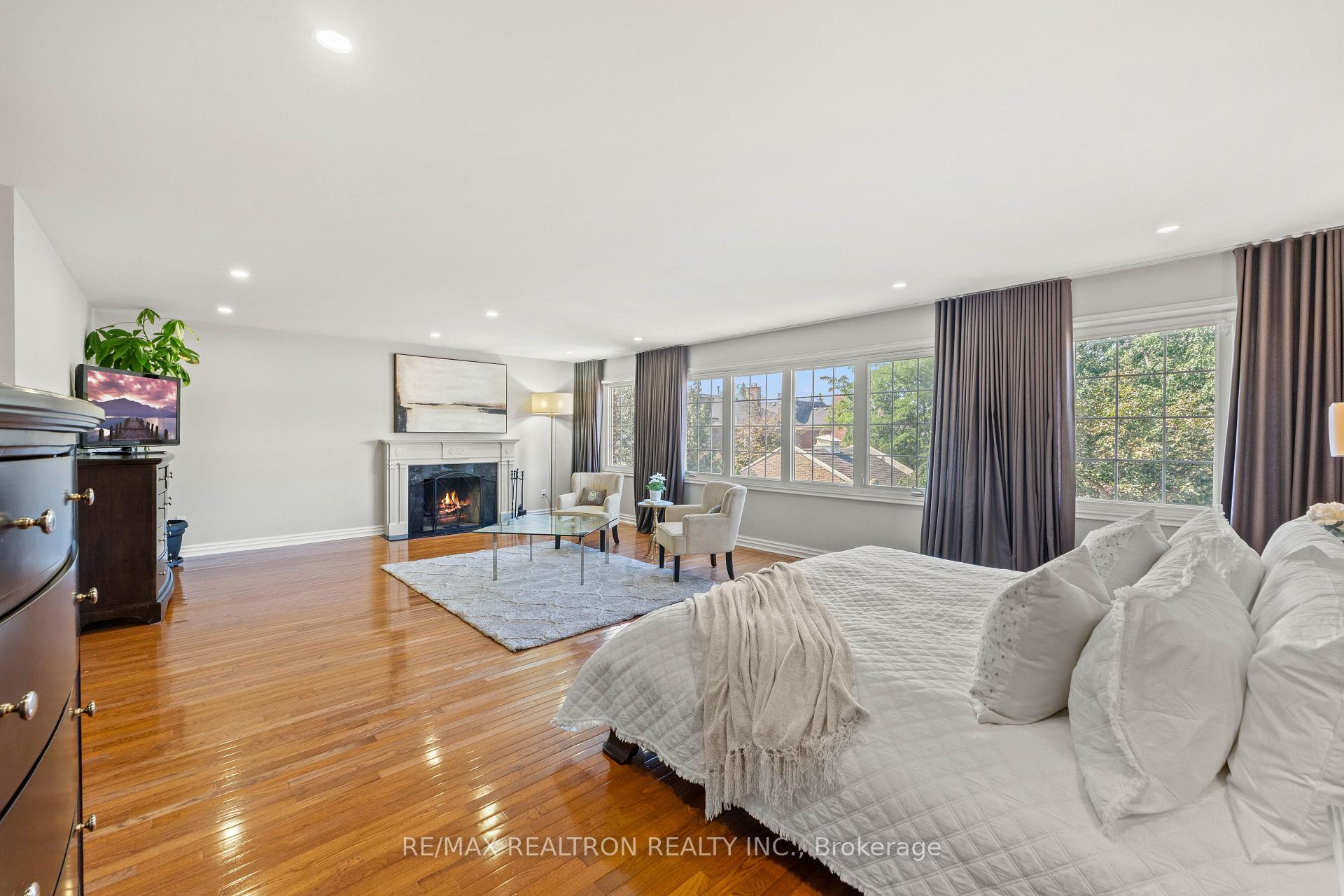 Photo 20 of 6 Oatlands Drive, Richmond Hill, Mill Pond — HOMEH