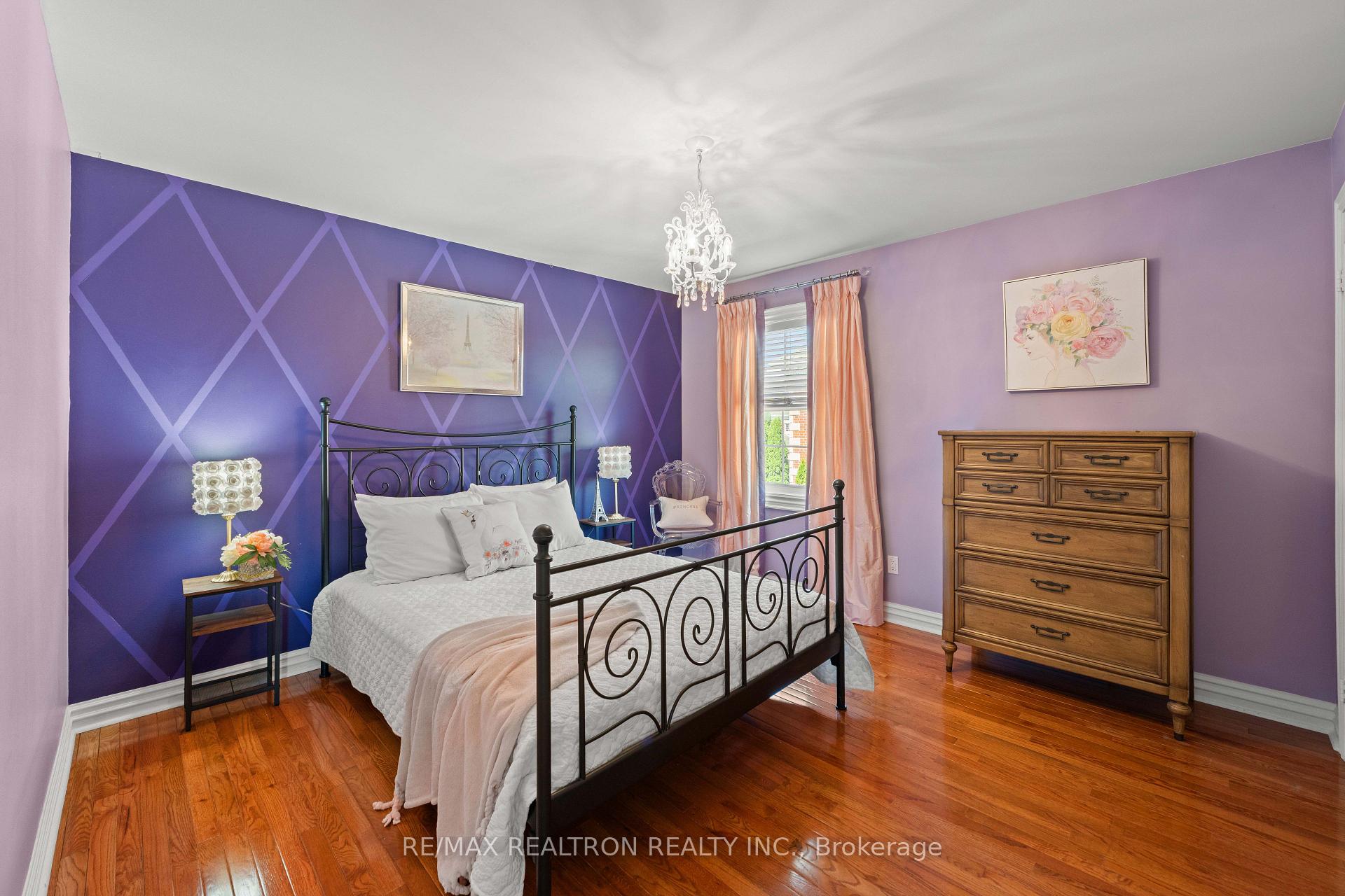 Photo 24 of 6 Oatlands Drive, Richmond Hill, Mill Pond — HOMEH