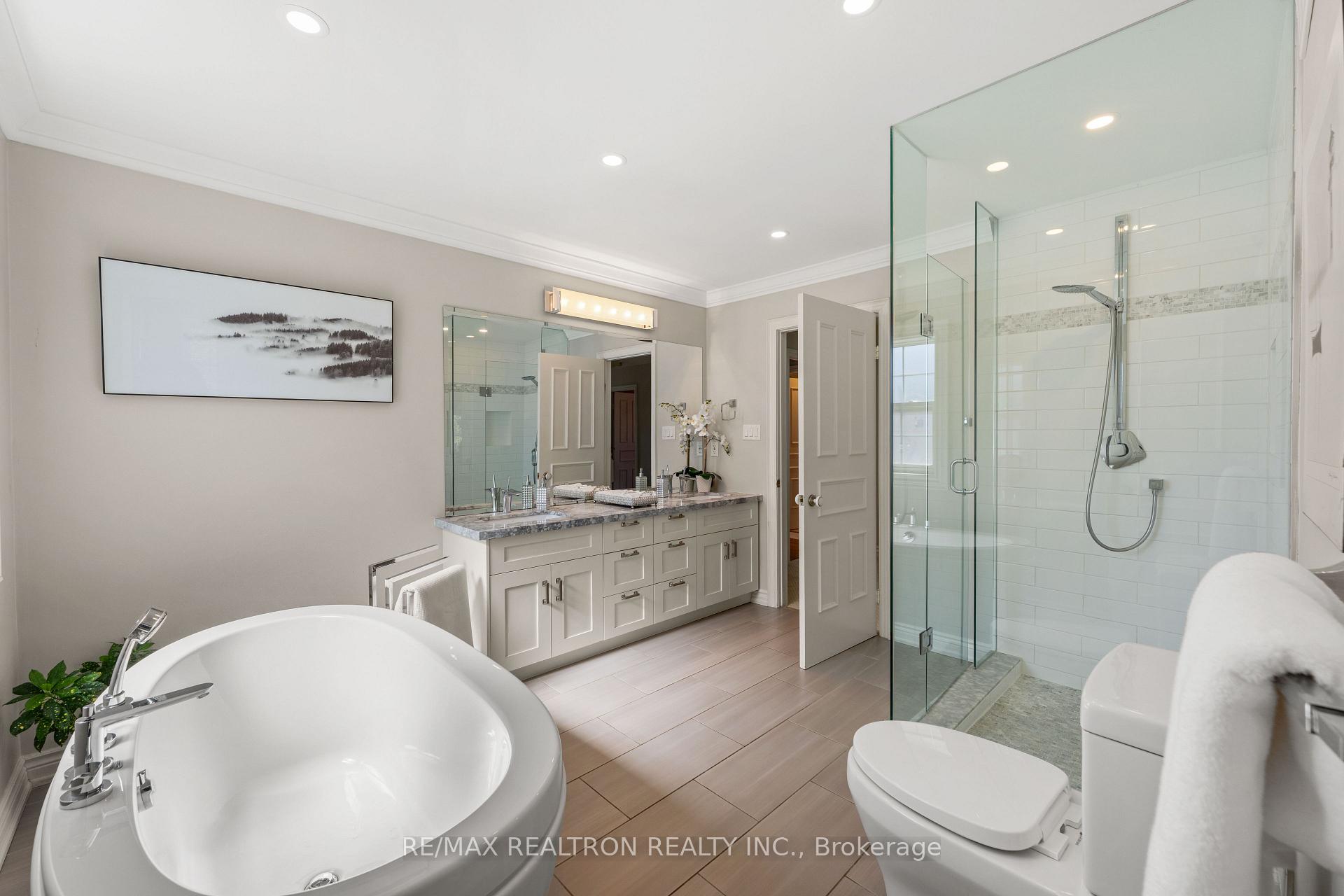 Photo 27 of 6 Oatlands Drive, Richmond Hill, Mill Pond — HOMEH