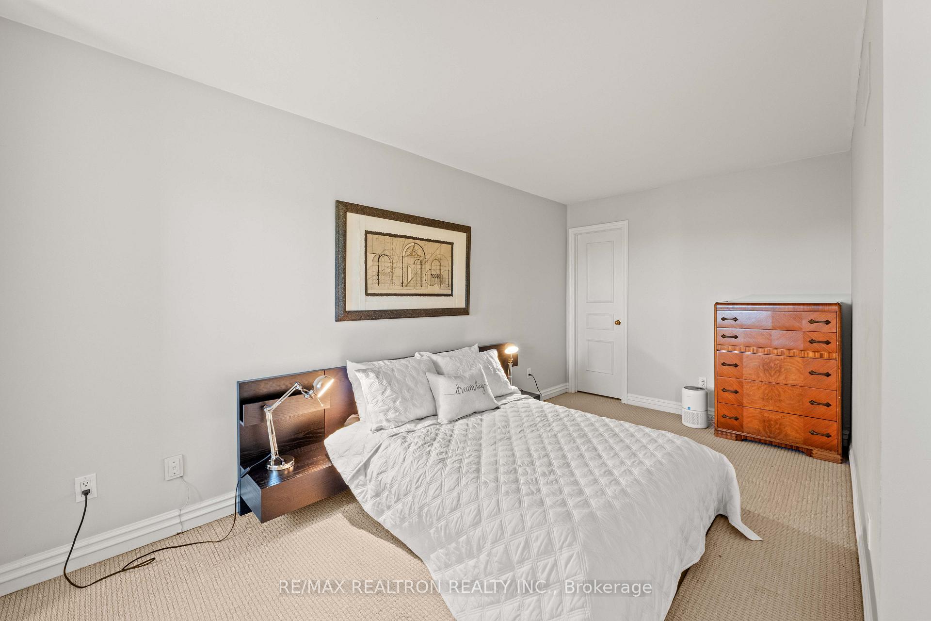 Photo 30 of 6 Oatlands Drive, Richmond Hill, Mill Pond — HOMEH