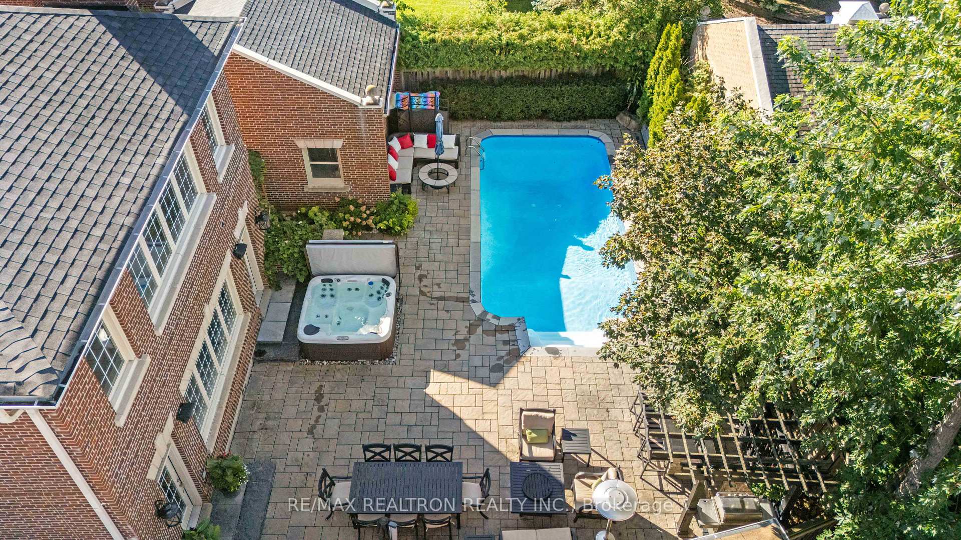 Photo 50 of 6 Oatlands Drive, Richmond Hill, Mill Pond — HOMEH