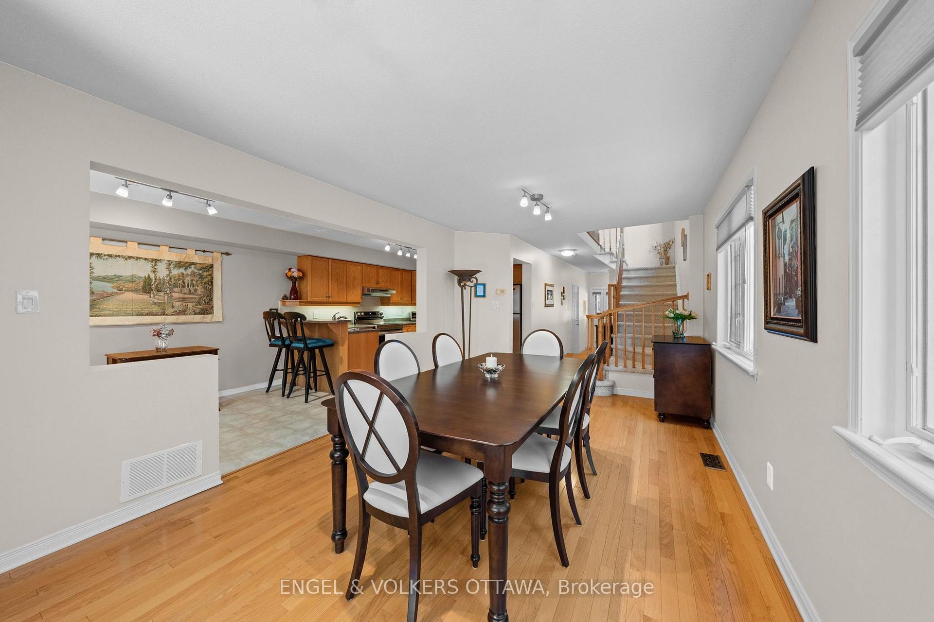 Photo 5 of 48 Fieldberry Private, Ottawa, Barrhaven - Stonebridge — HOMEH