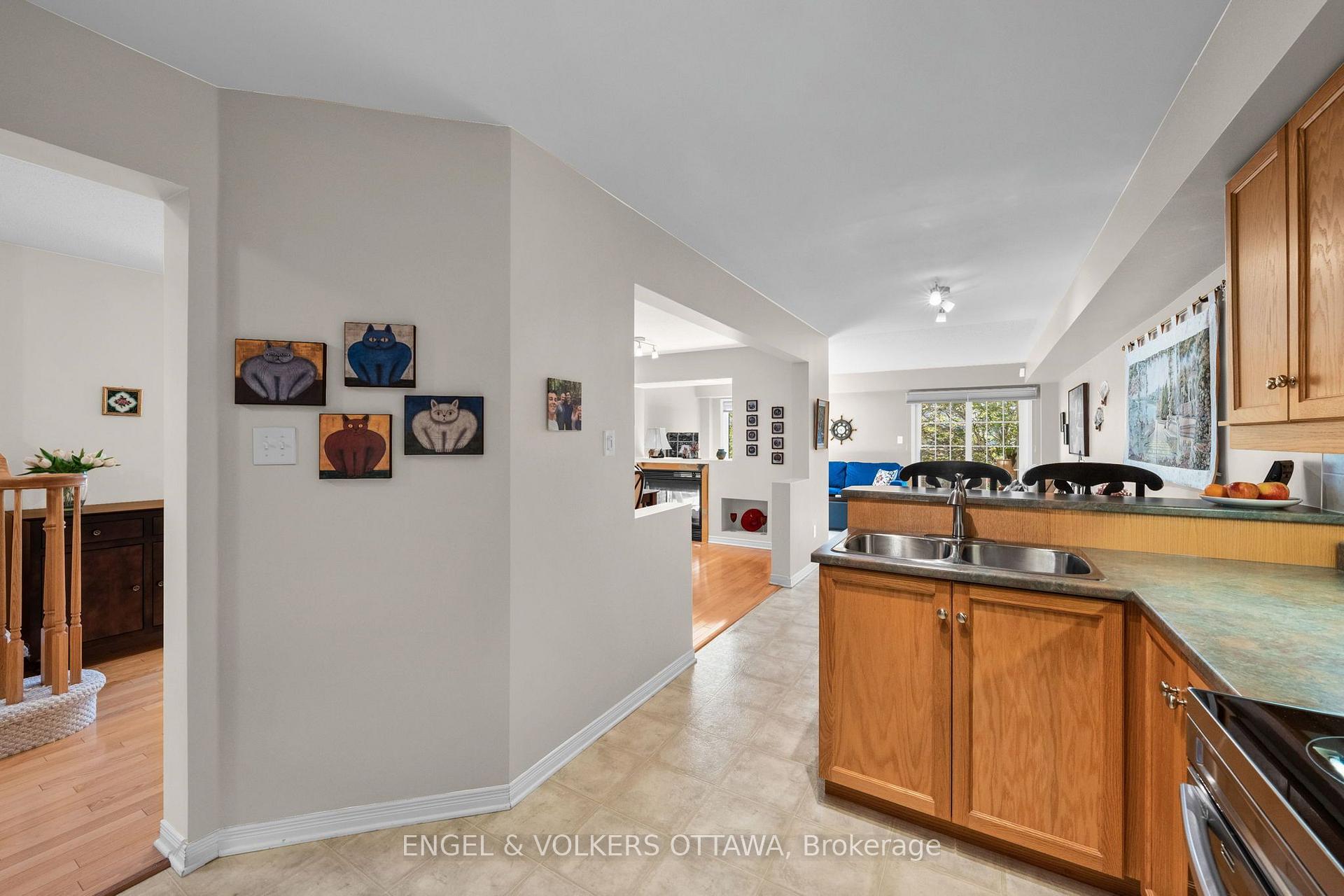 Photo 8 of 48 Fieldberry Private, Ottawa, Barrhaven - Stonebridge — HOMEH