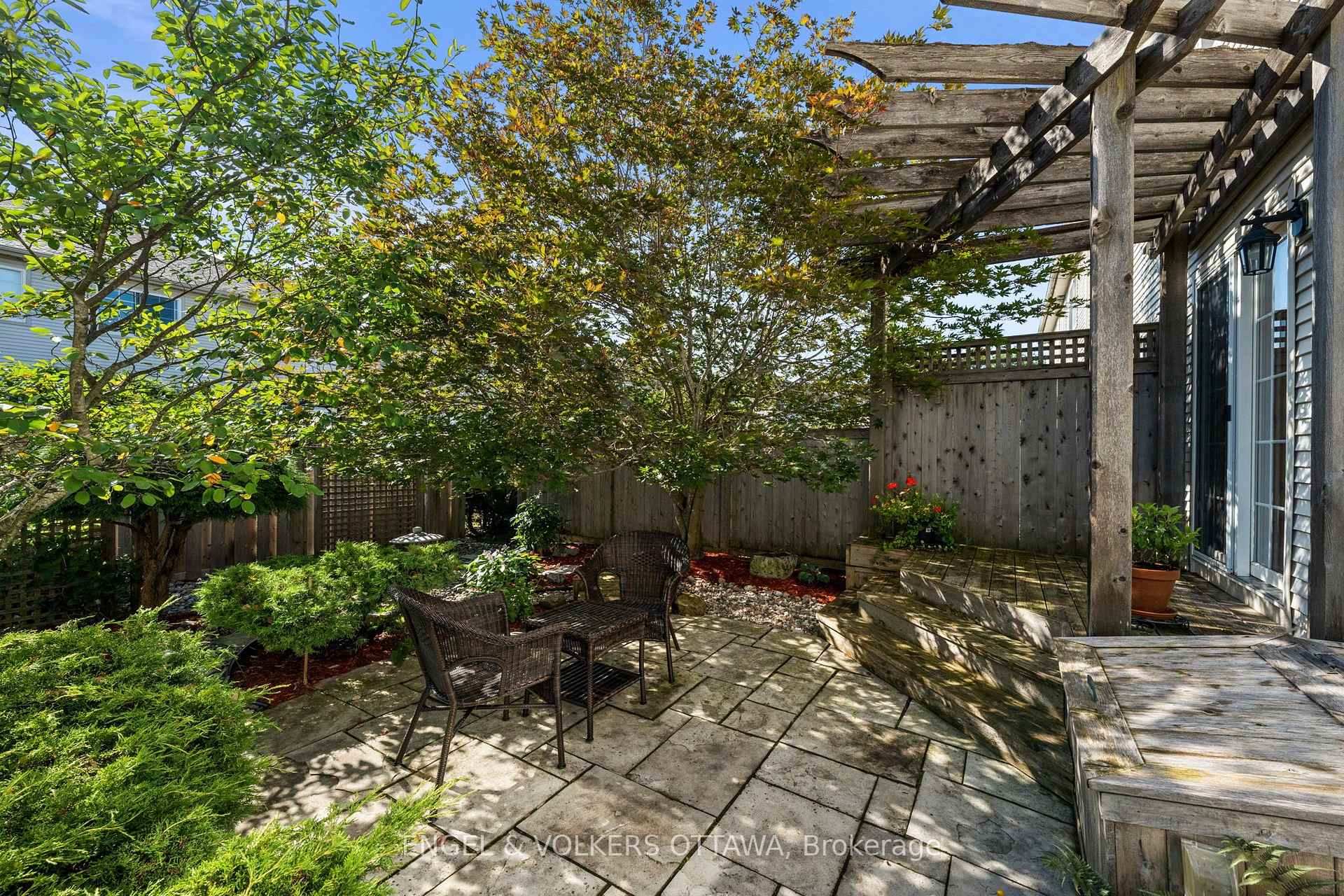 Photo 24 of 48 Fieldberry Private, Ottawa, Barrhaven - Stonebridge — HOMEH