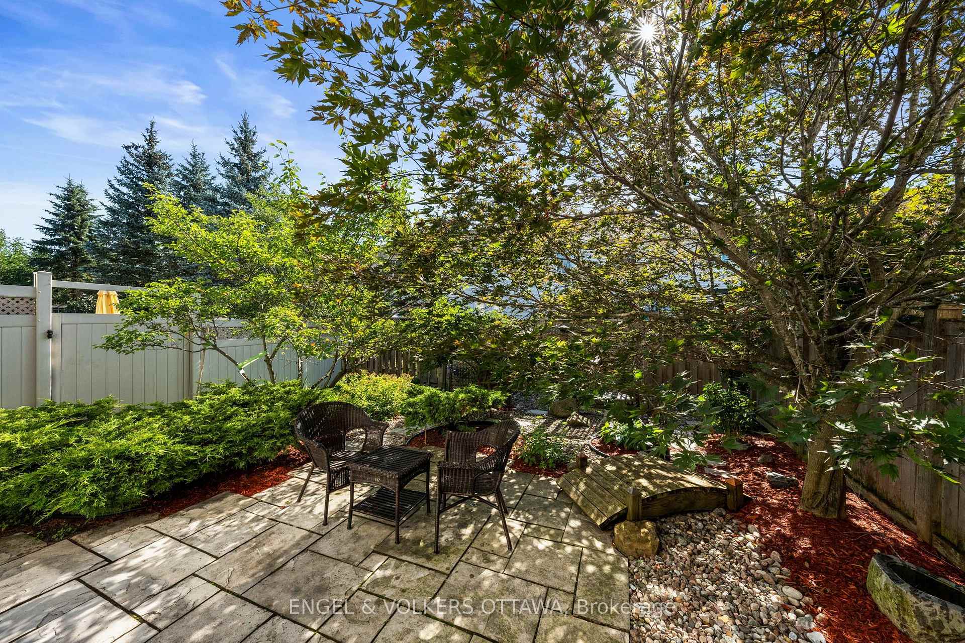 Photo 25 of 48 Fieldberry Private, Ottawa, Barrhaven - Stonebridge — HOMEH