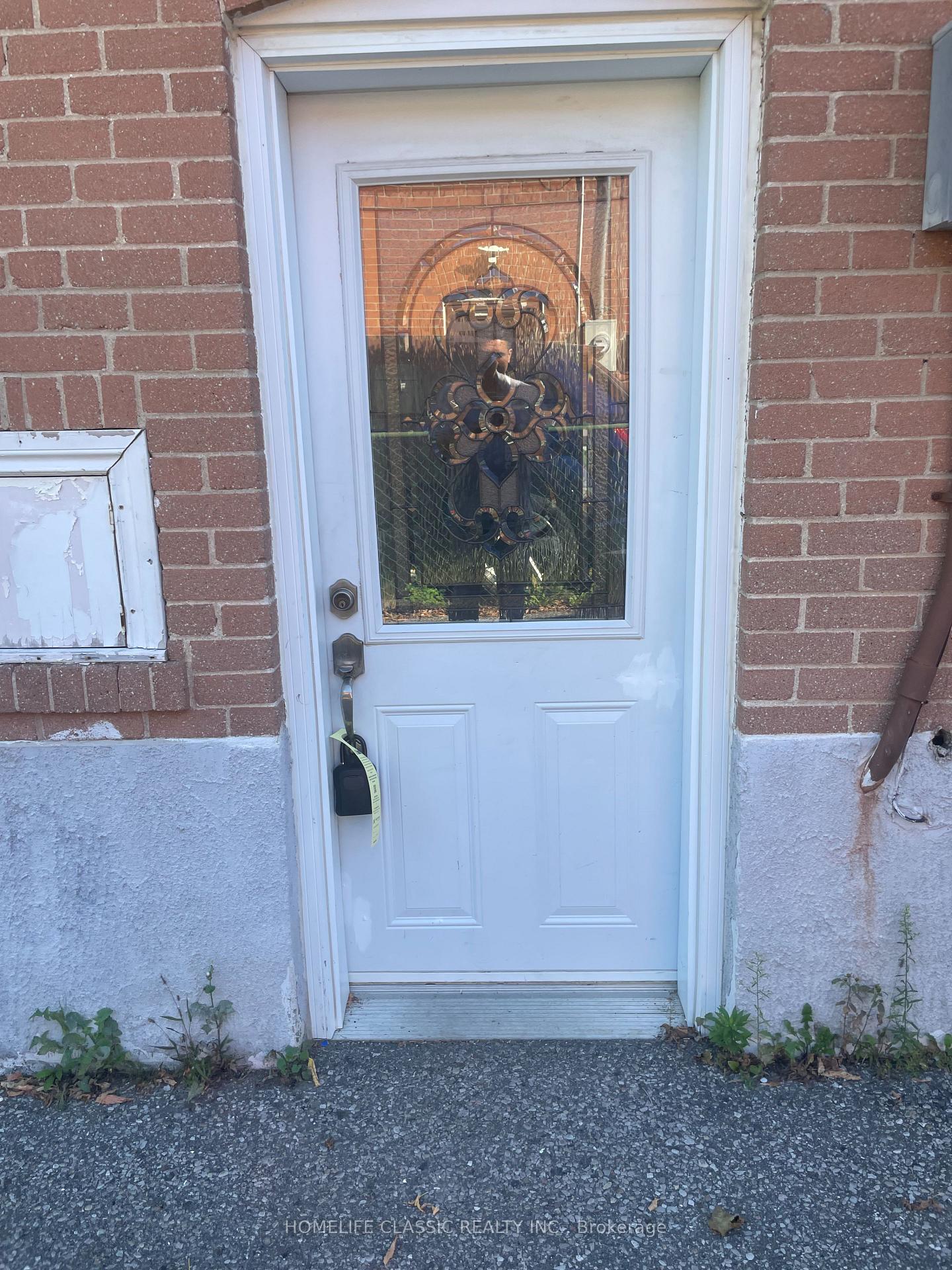 Photo 1 of Unit LOWER, 31 Madawaska Avenue, North York, Newtonbrook East — HOMEH