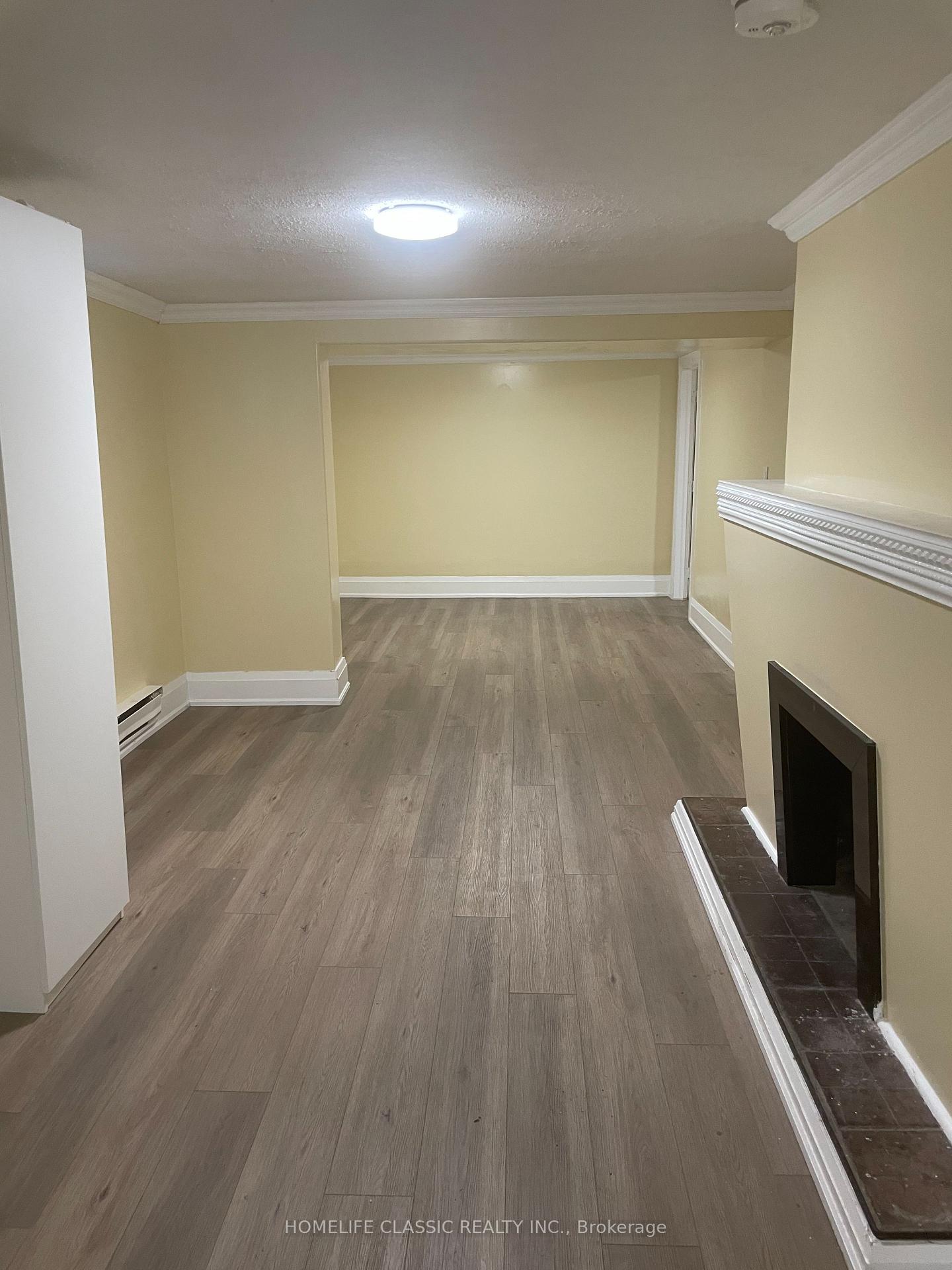 Photo 4 of Unit LOWER, 31 Madawaska Avenue, North York, Newtonbrook East — HOMEH