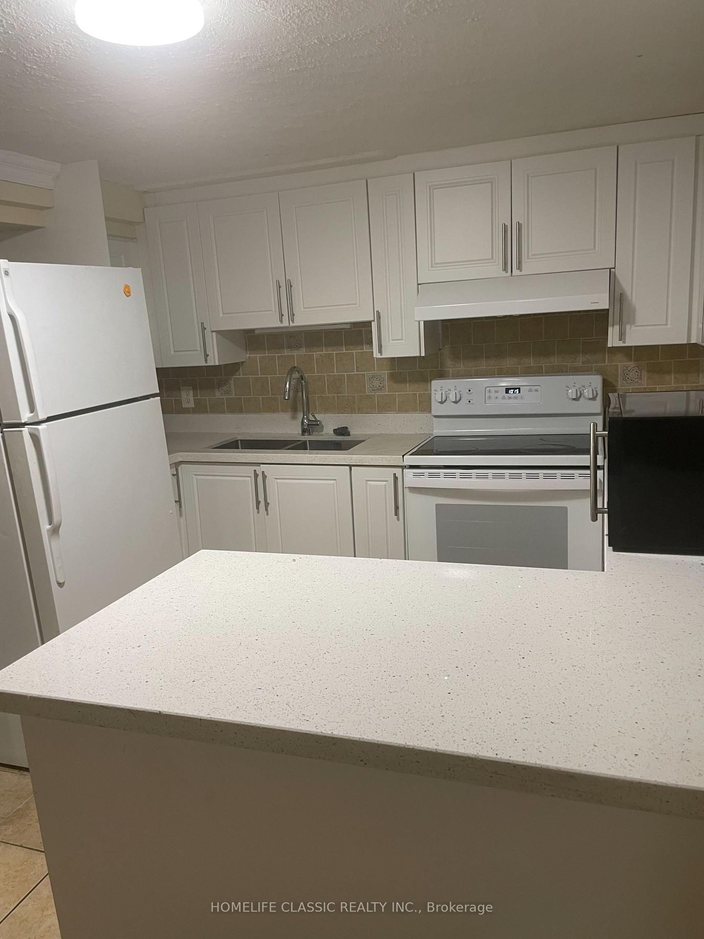 Photo 5 of Unit LOWER, 31 Madawaska Avenue, North York, Newtonbrook East — HOMEH