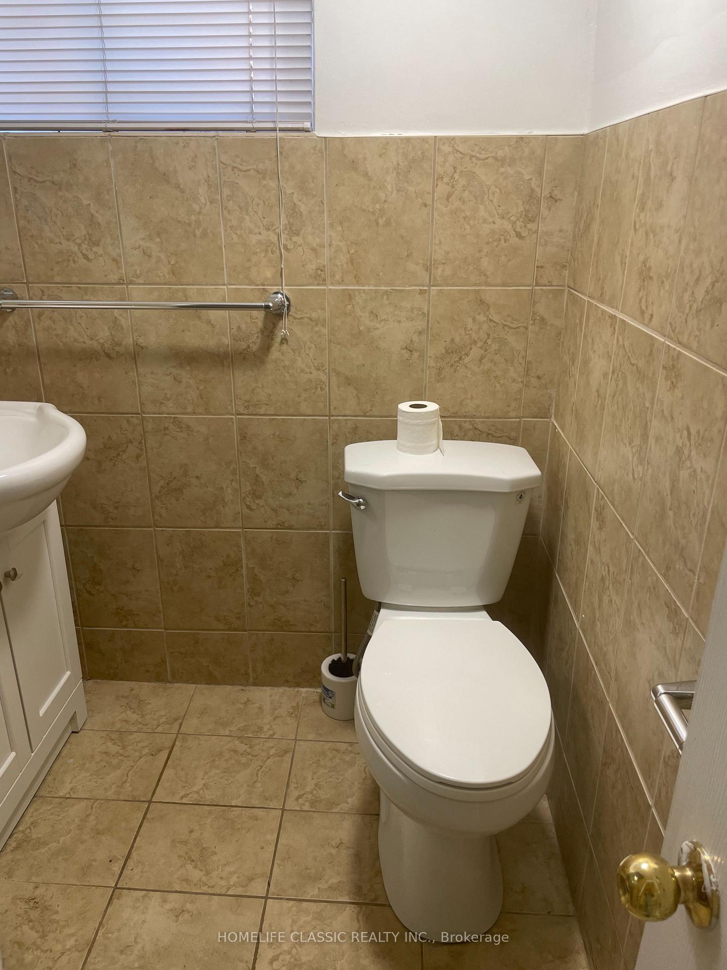 Photo 13 of Unit LOWER, 31 Madawaska Avenue, North York, Newtonbrook East — HOMEH