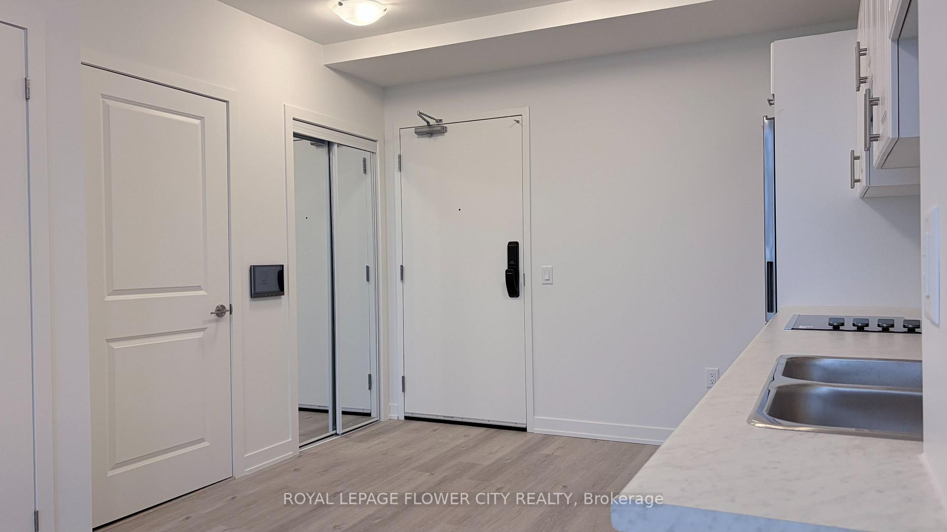 Photo 2 of Unit 1210, 461 Green Road, Hamilton, Lakeshore — HOMEH