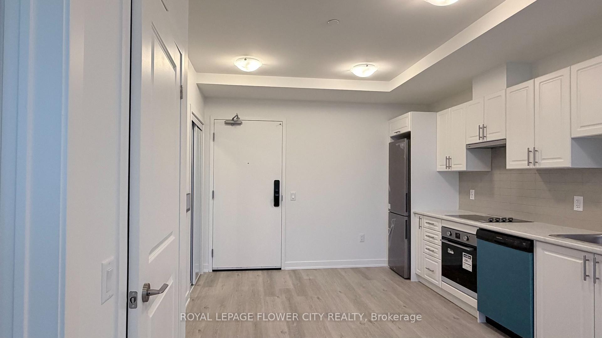 Photo 3 of Unit 1210, 461 Green Road, Hamilton, Lakeshore — HOMEH