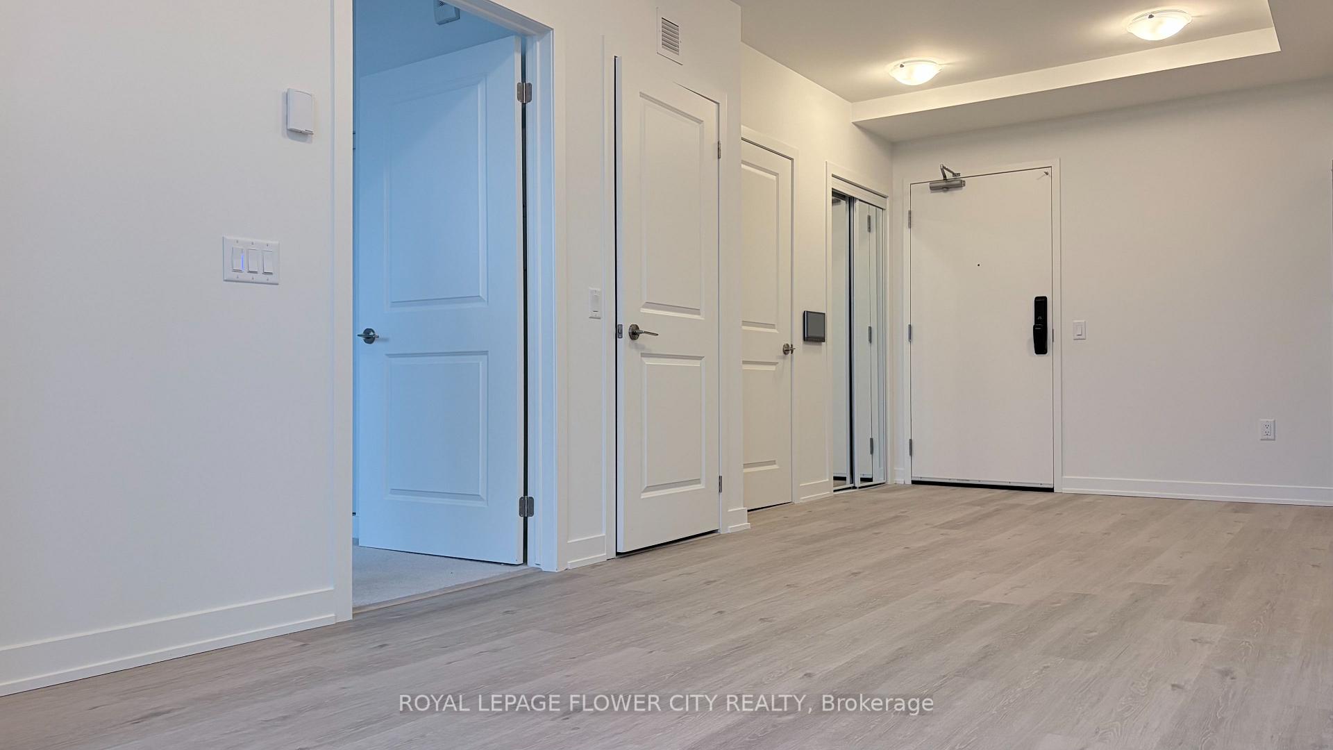 Photo 8 of Unit 1210, 461 Green Road, Hamilton, Lakeshore — HOMEH