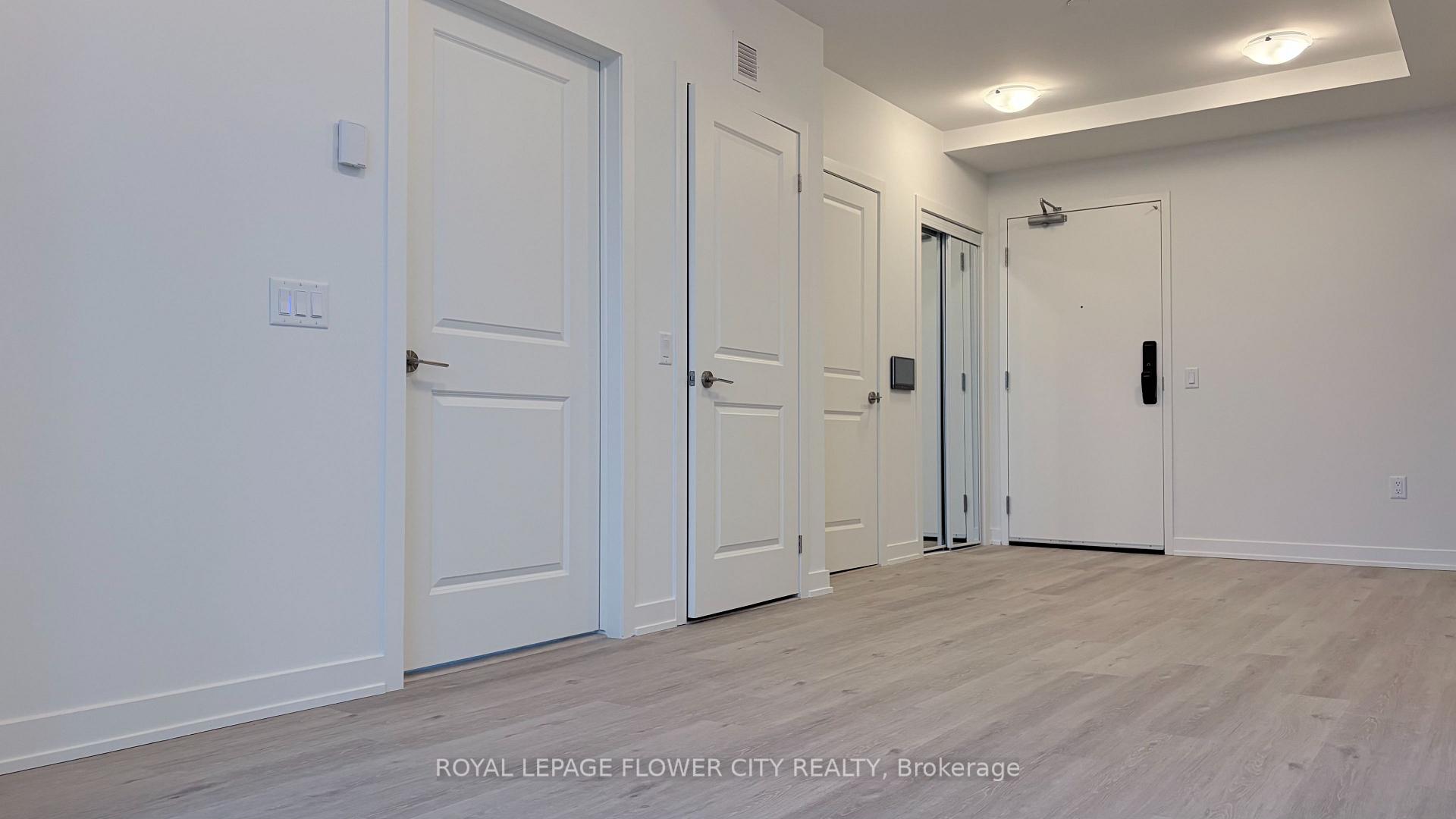 Photo 9 of Unit 1210, 461 Green Road, Hamilton, Lakeshore — HOMEH