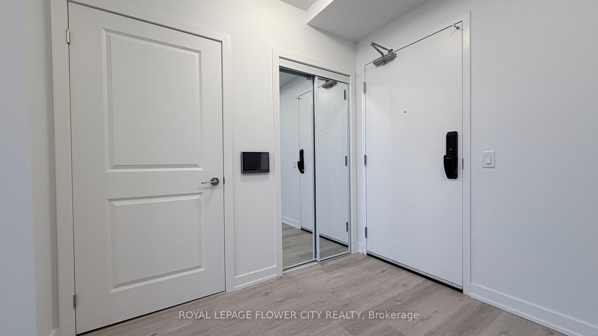 Photo 10 of Unit 1210, 461 Green Road, Hamilton, Lakeshore — HOMEH